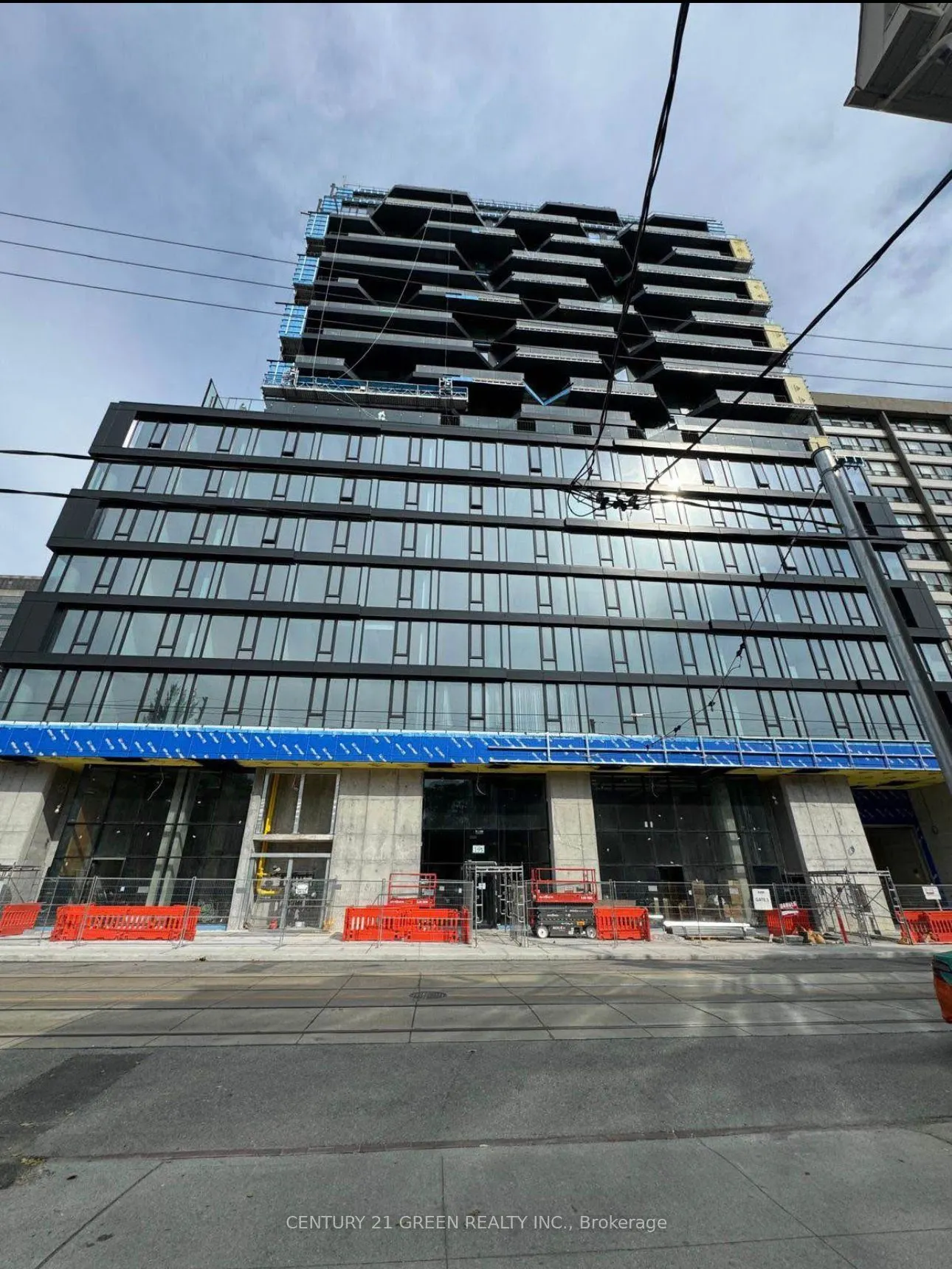 195 McCaul Street #414