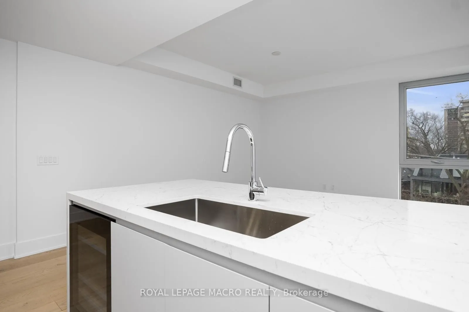 346 Davenport Road #403