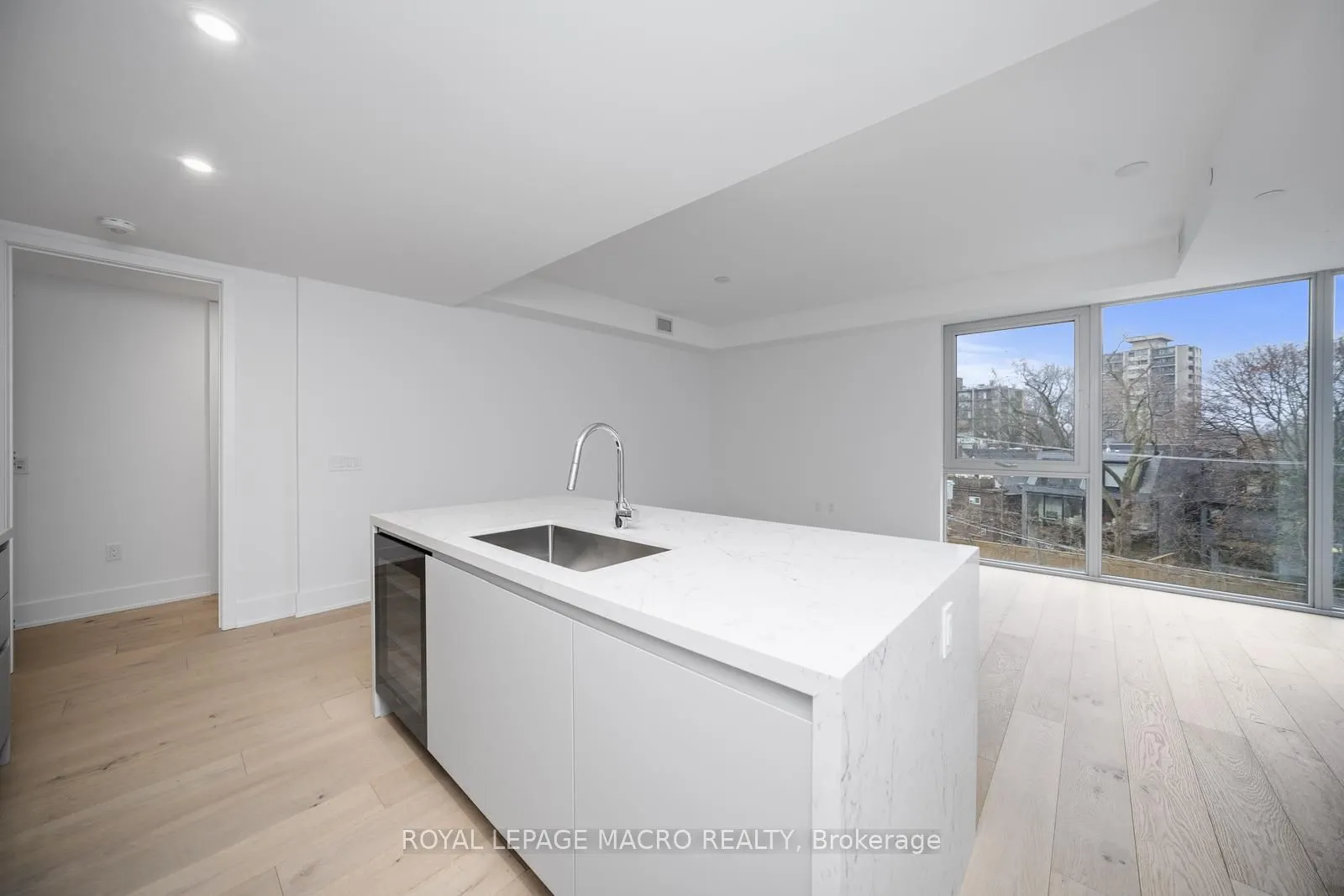 346 Davenport Road #403