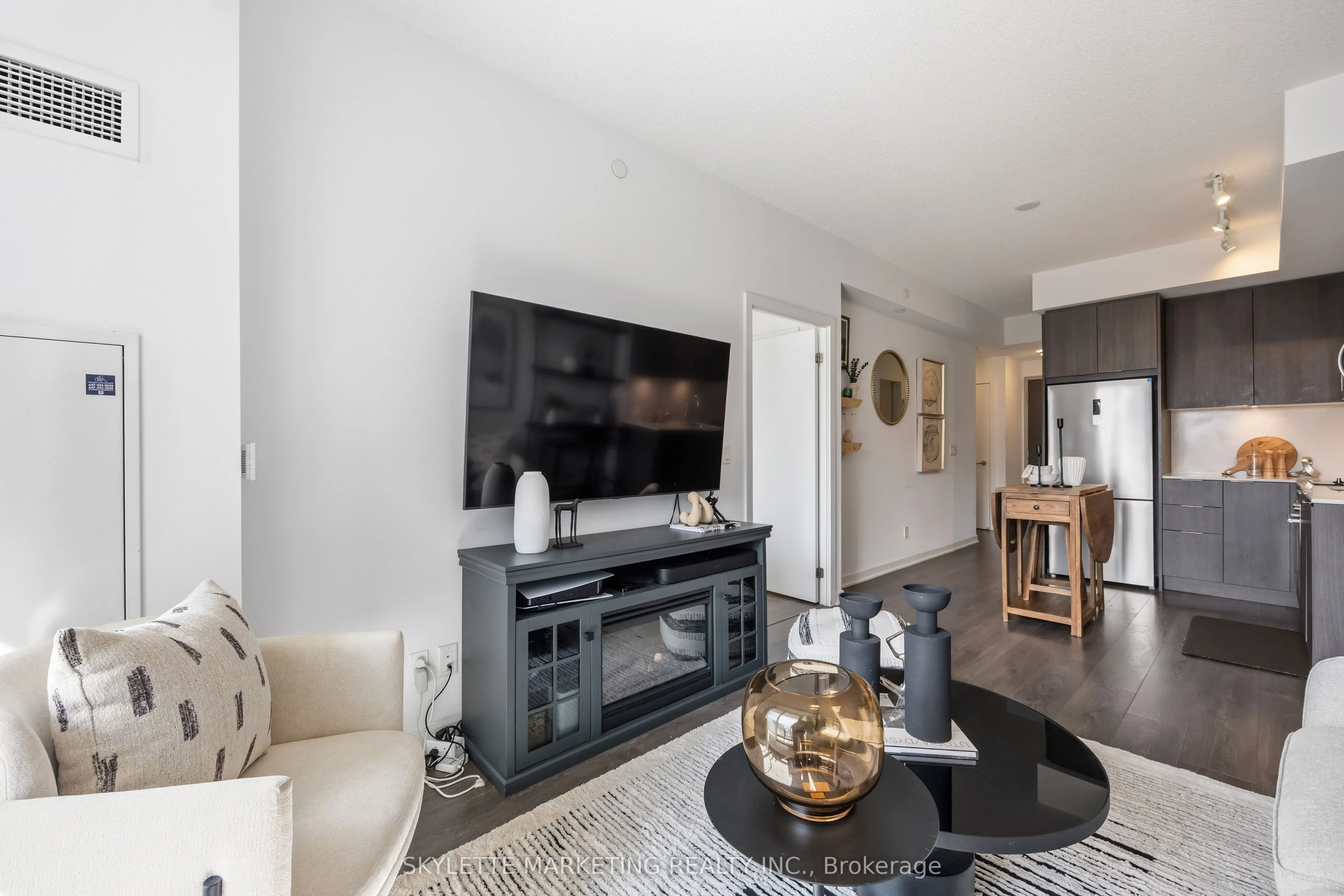 38 Forest Manor Road #414