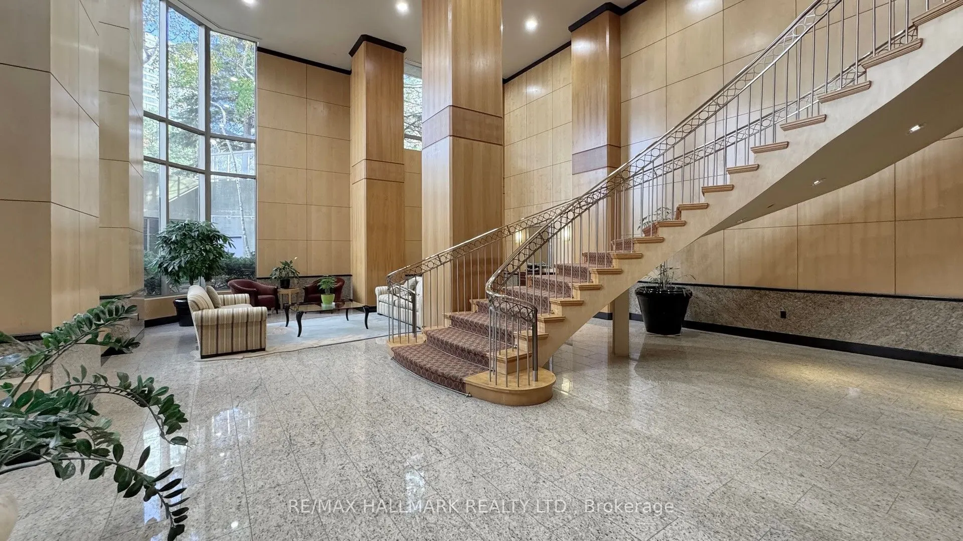 89 Skymark Drive #1610