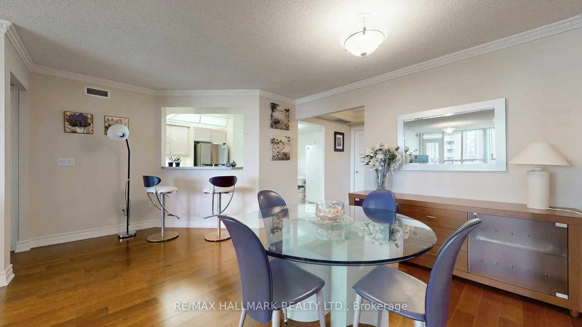 89 Skymark Drive #1610