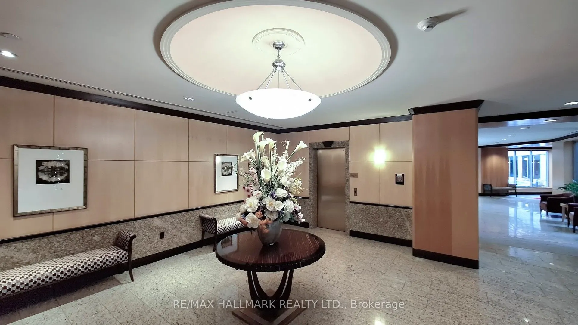 89 Skymark Drive #1610