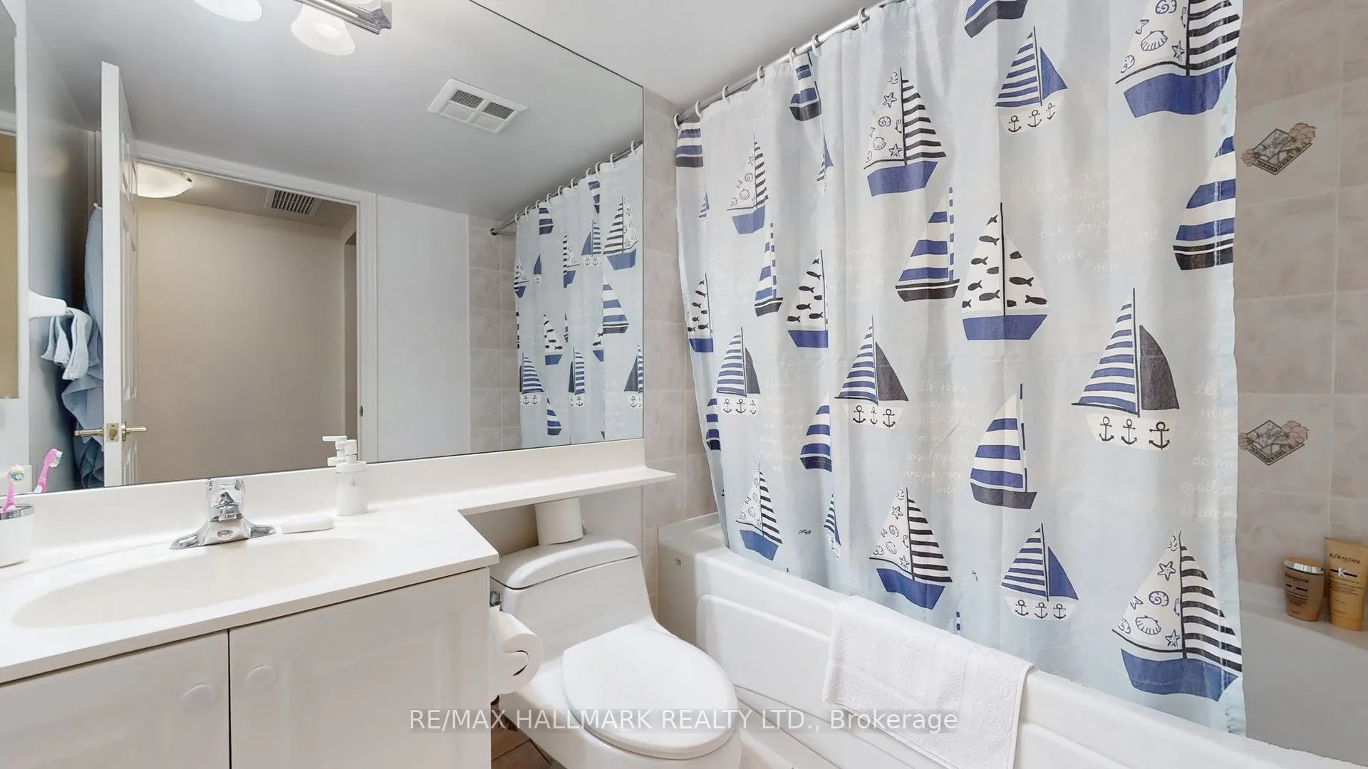 89 Skymark Drive #1610