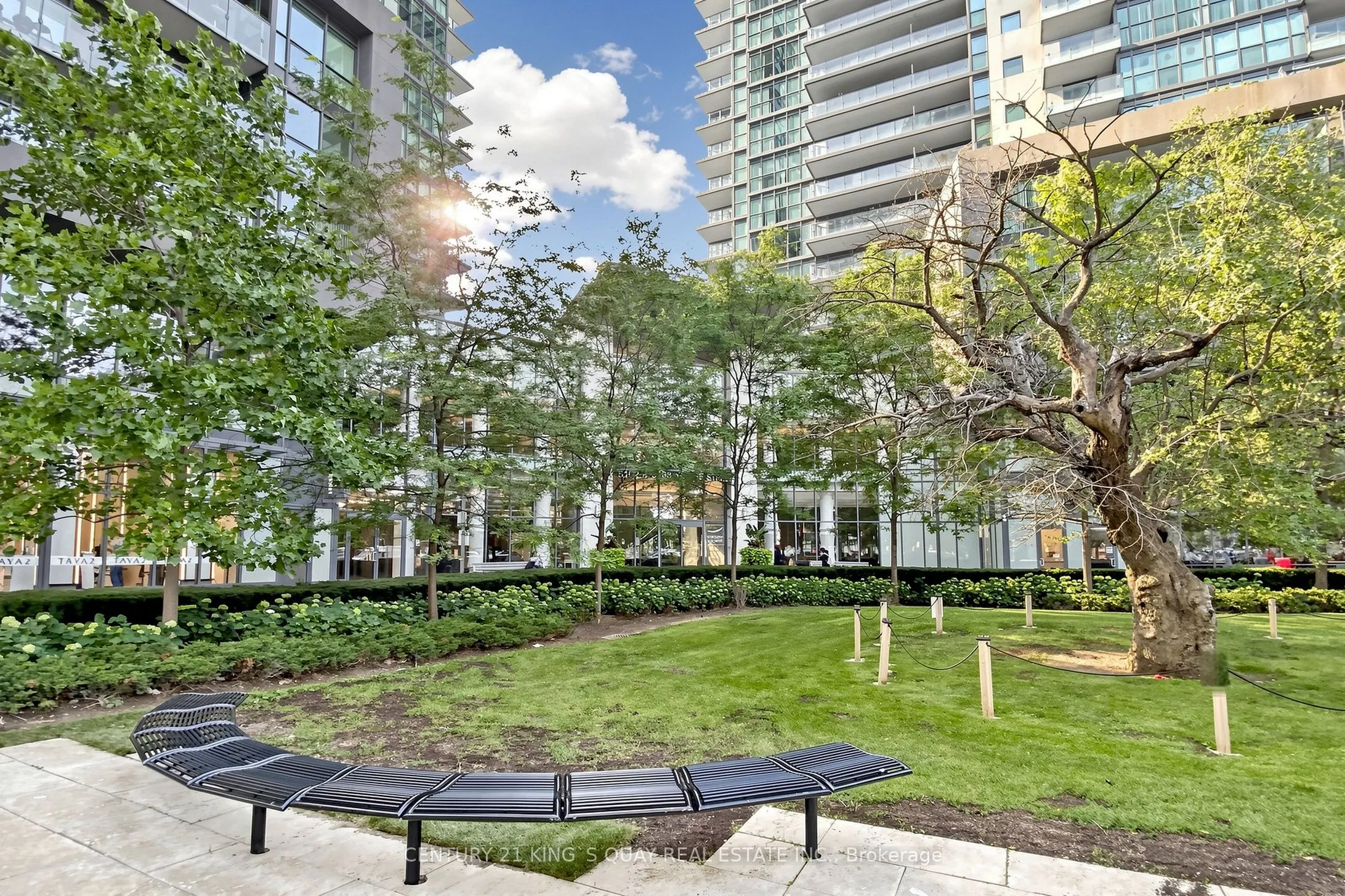5168 Yonge Street #LPH101