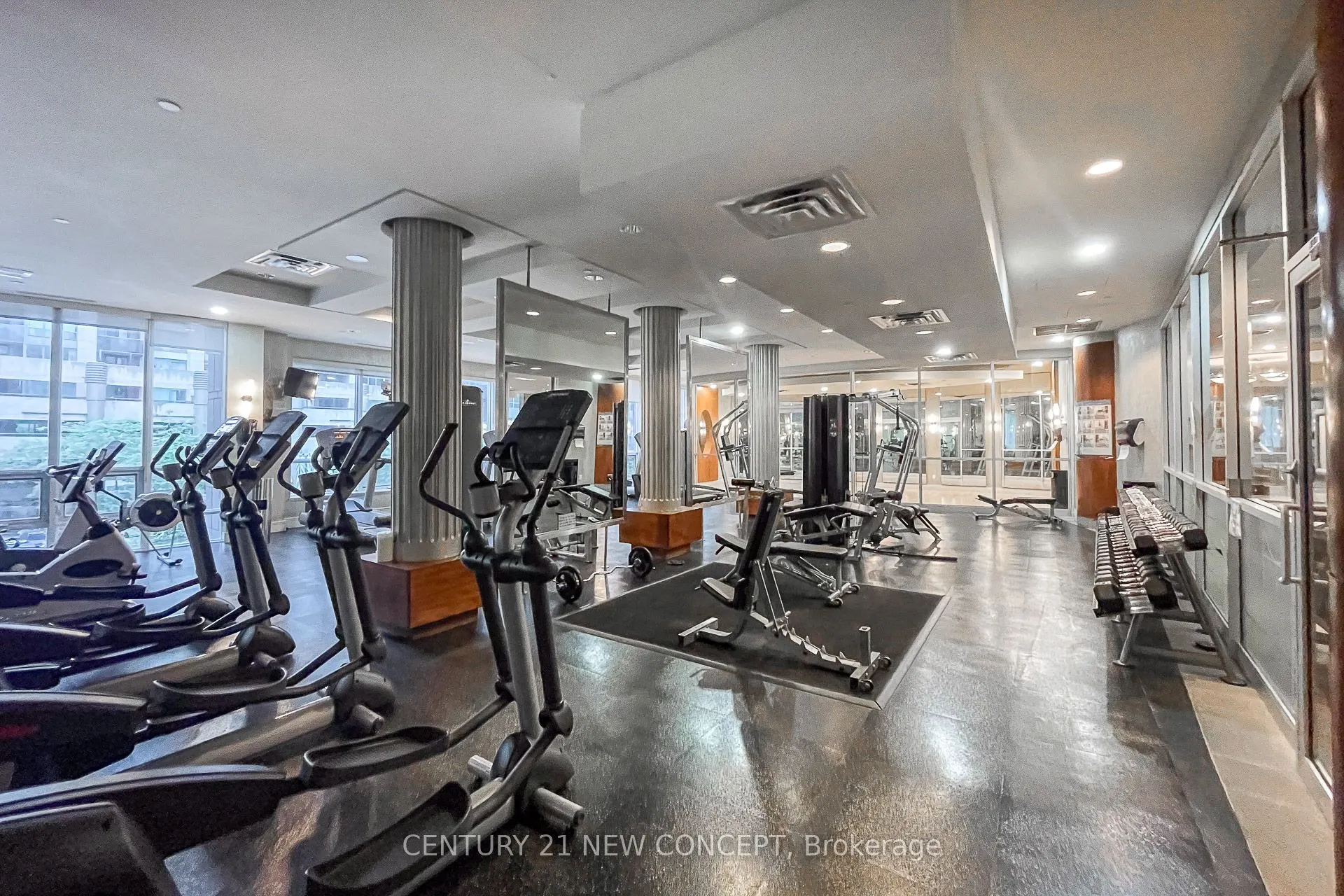 761 Bay Street #404