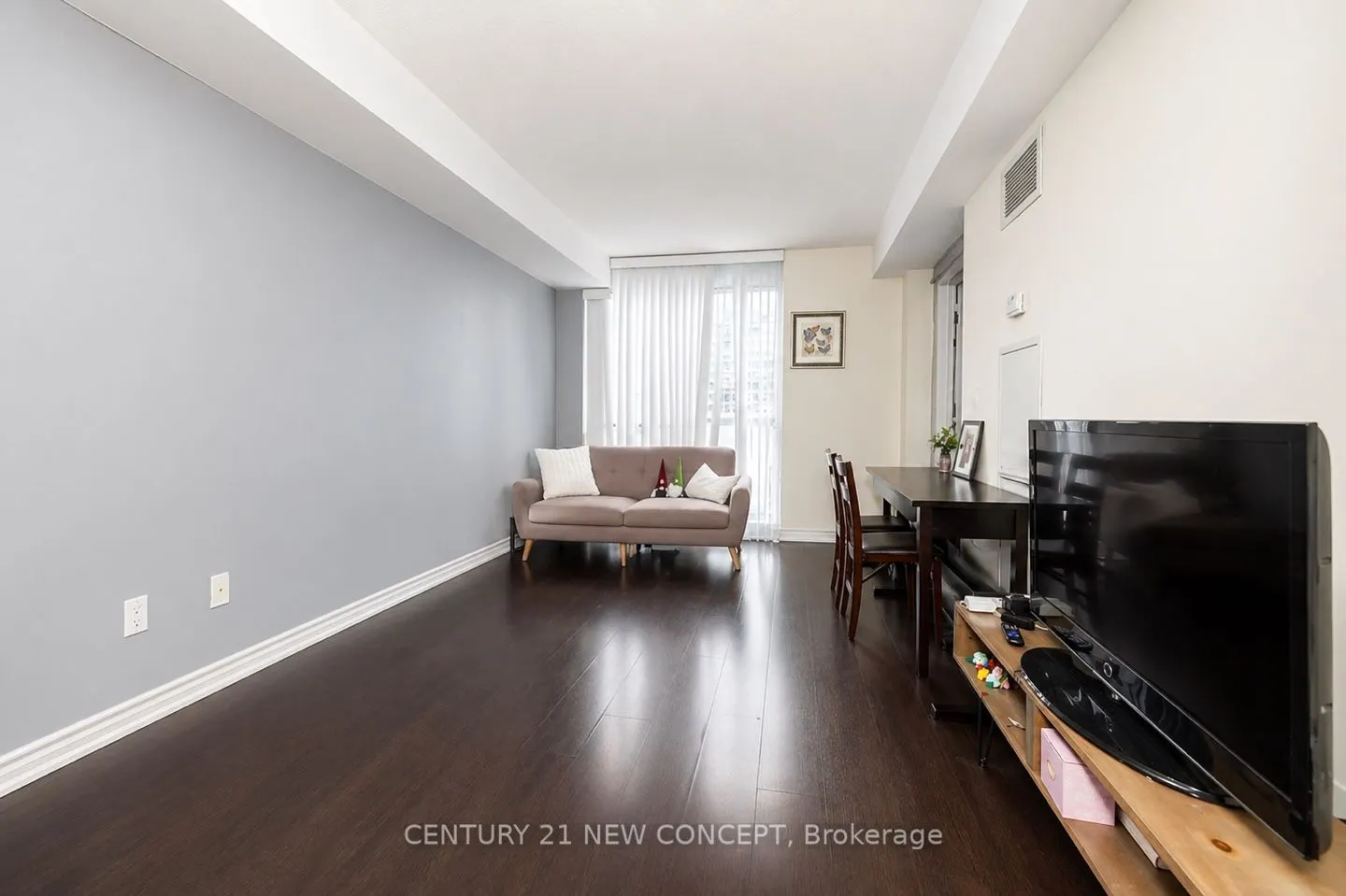 761 Bay Street #404