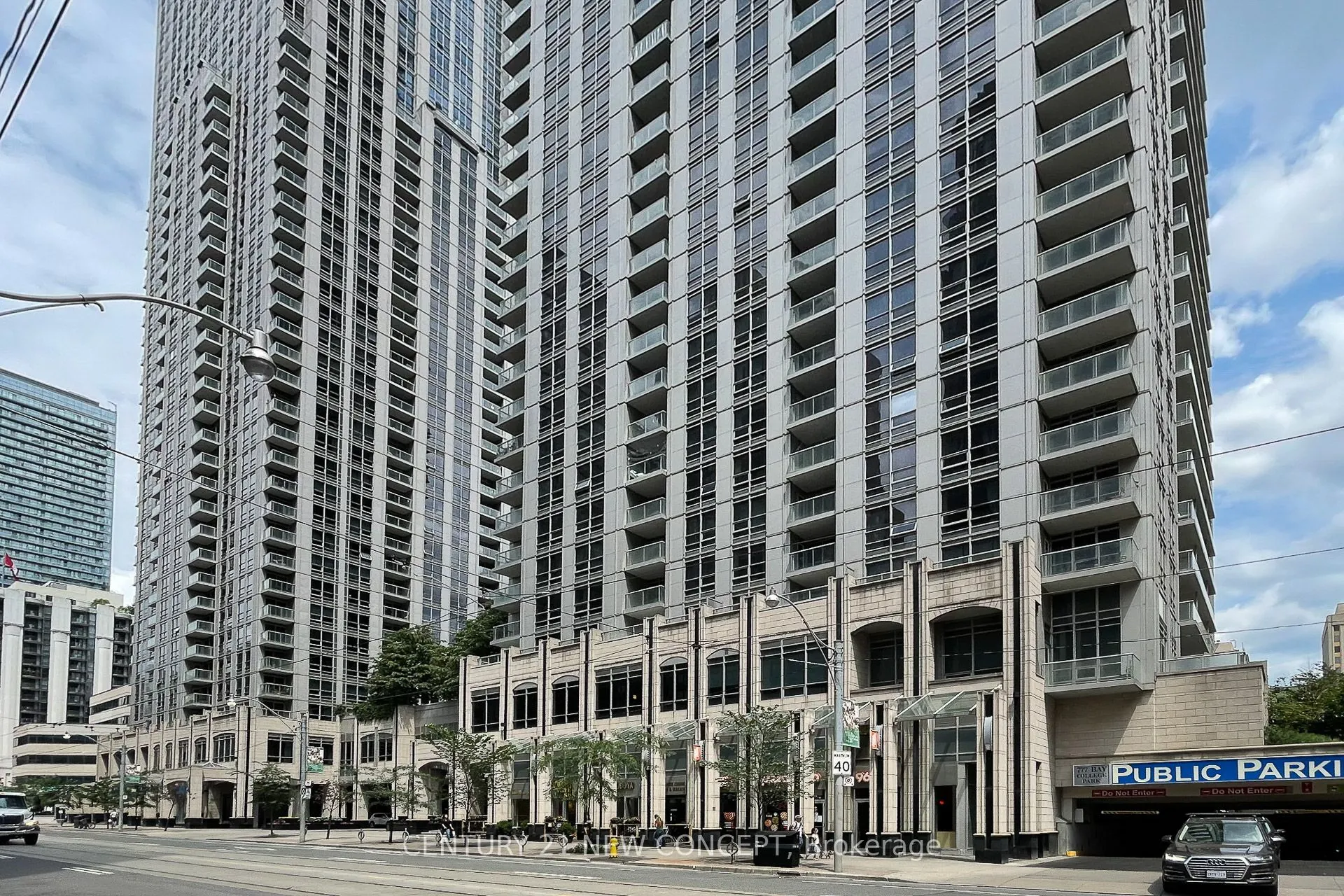 761 Bay Street #404