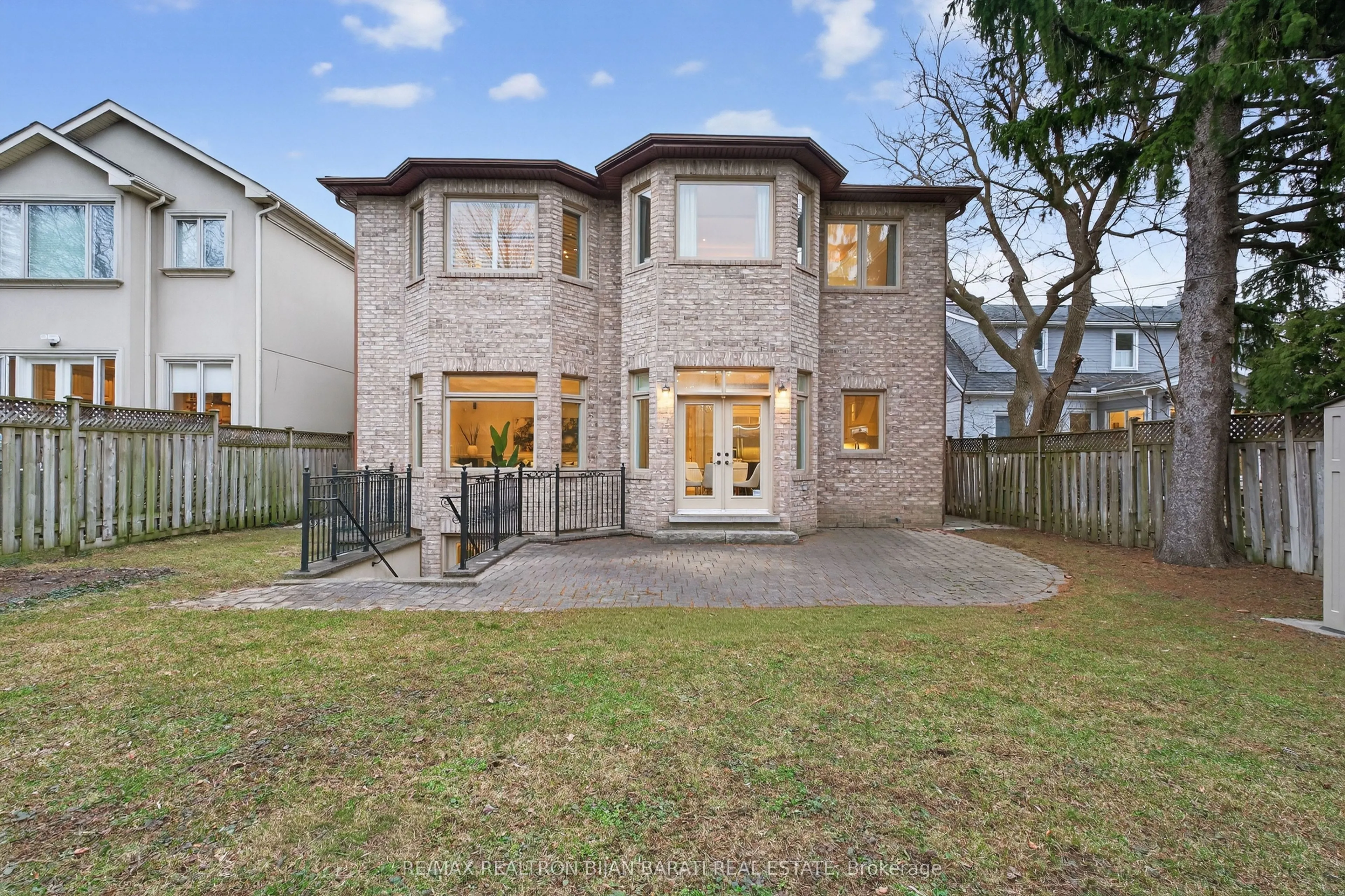 274 Greenfield Avenue