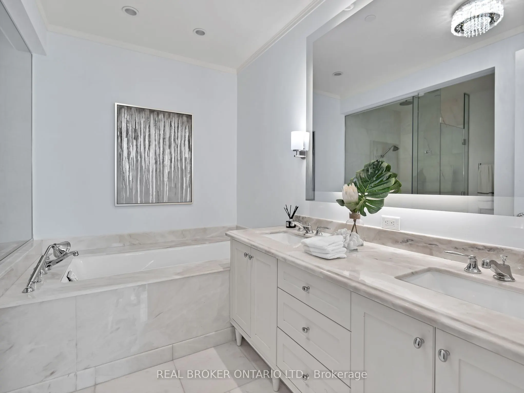 183 Wellington Street W #3803