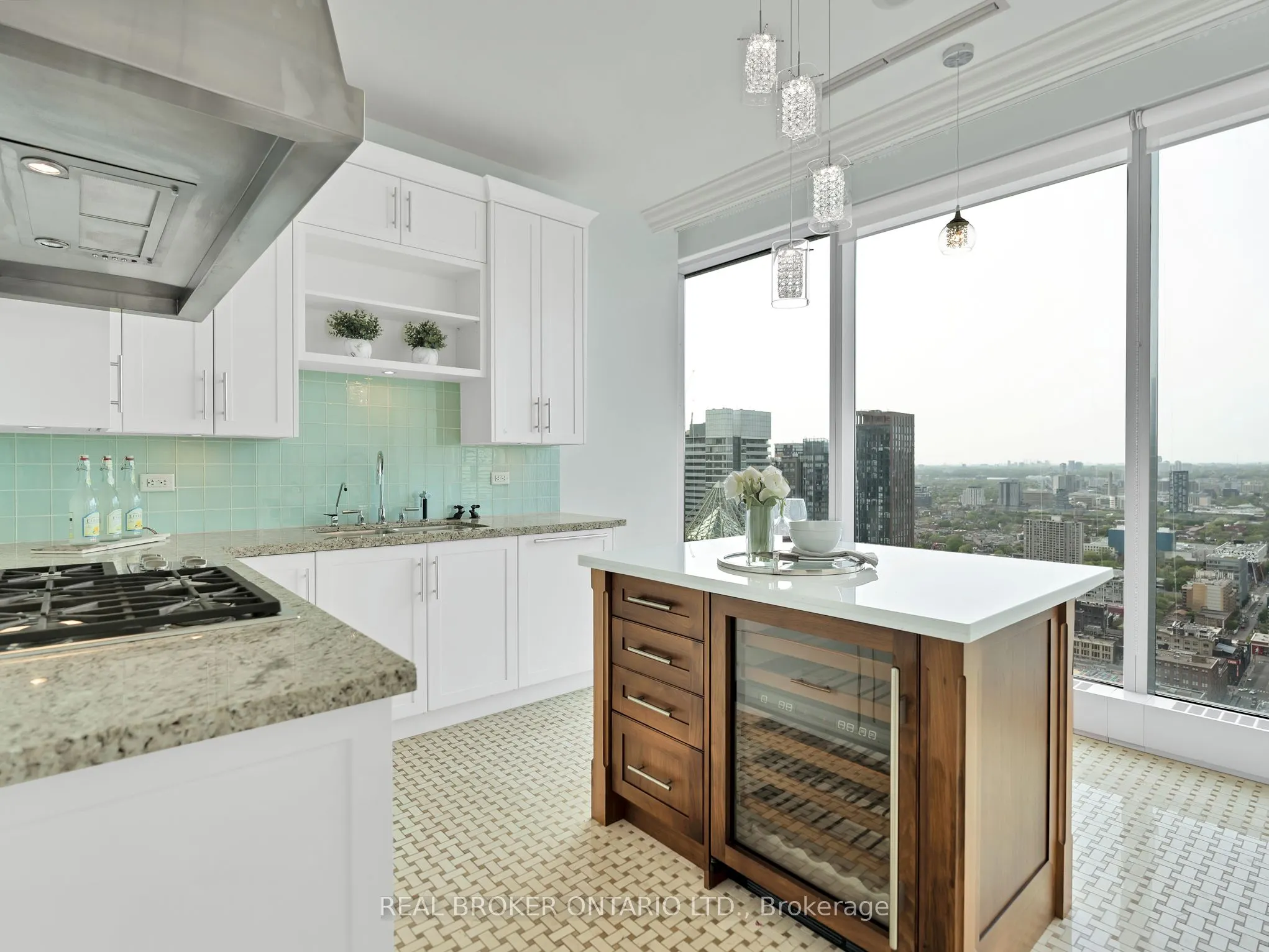 183 Wellington Street W #3803
