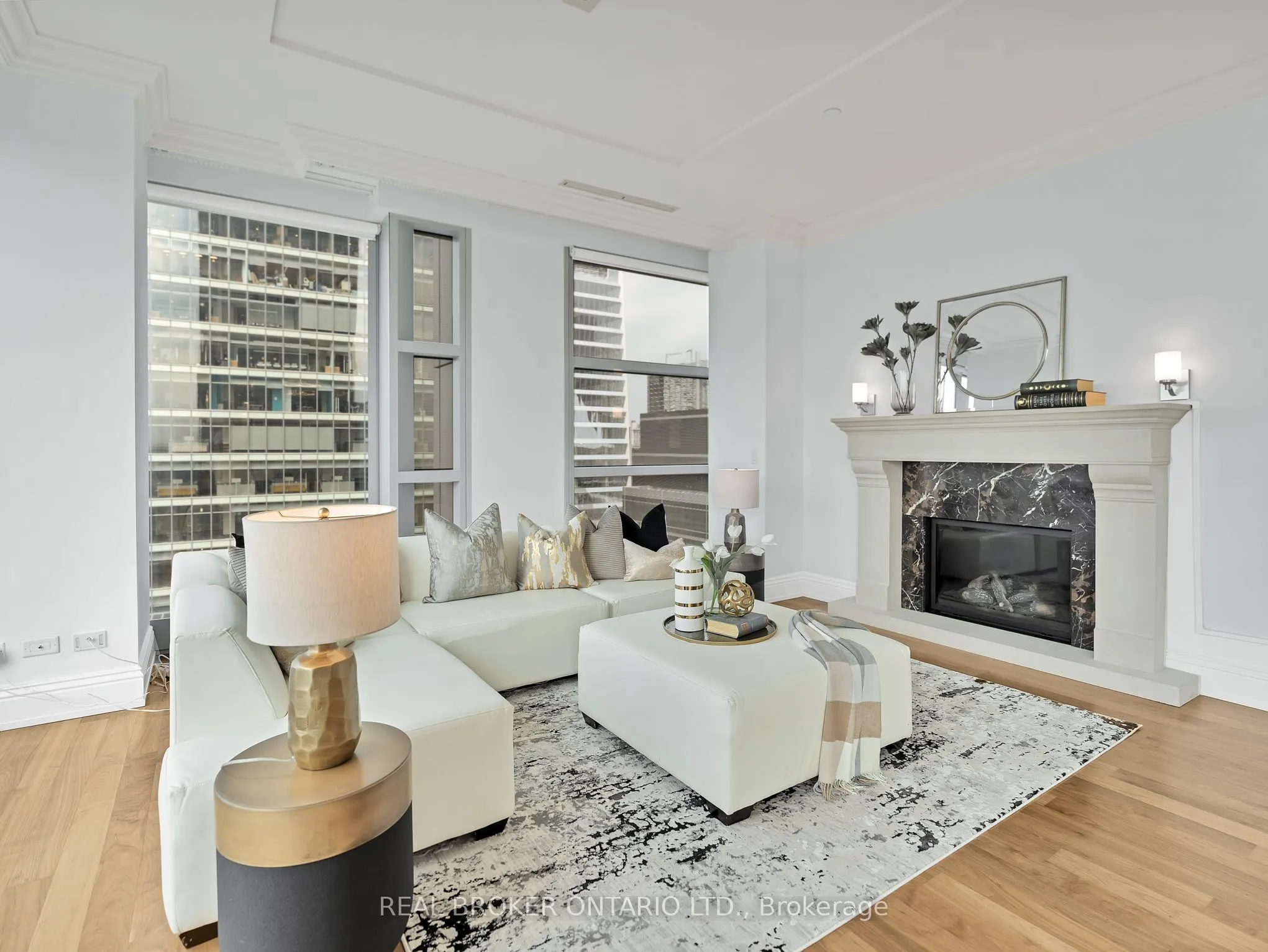 183 Wellington Street W #3803