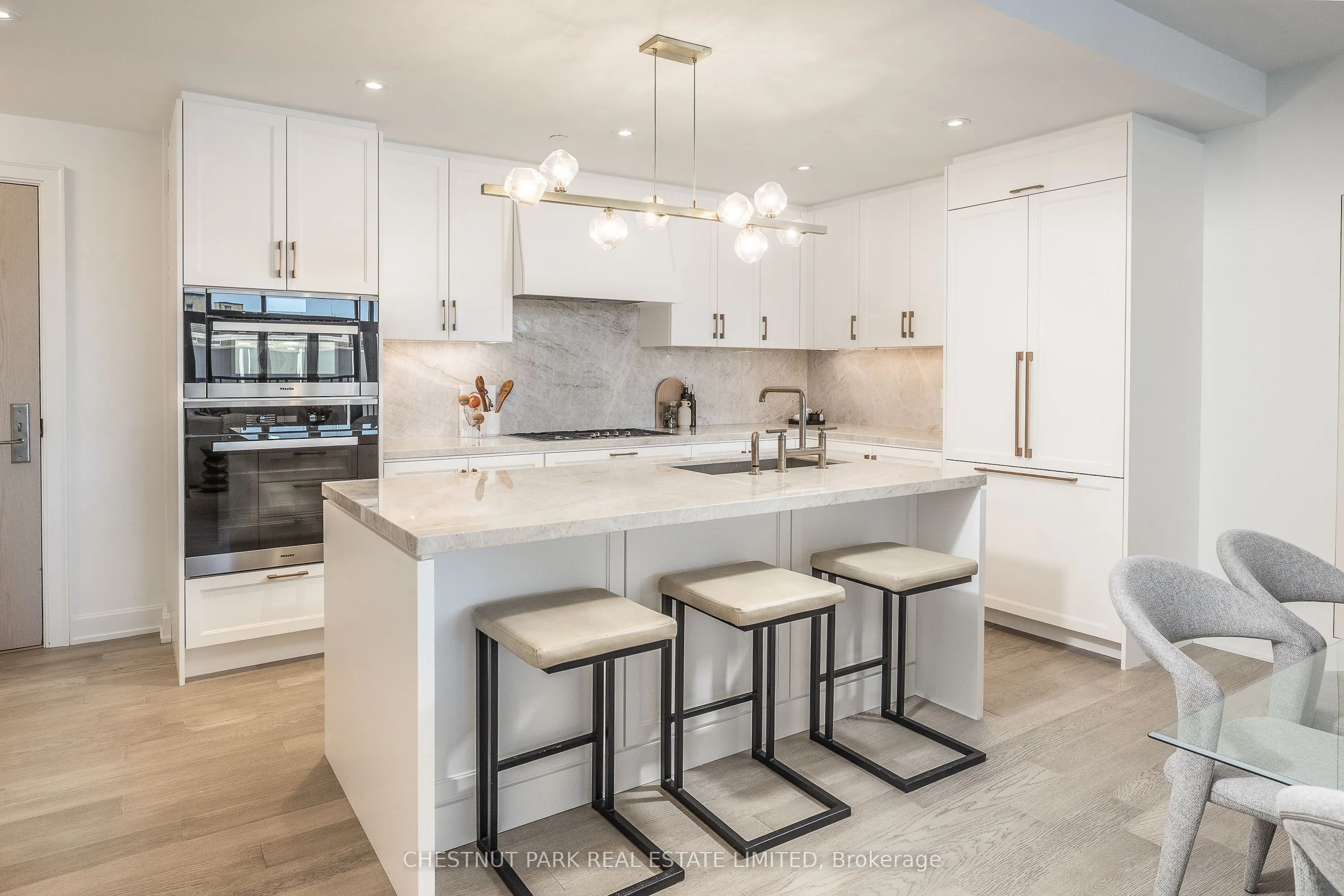 1 Strathgowan Avenue #408