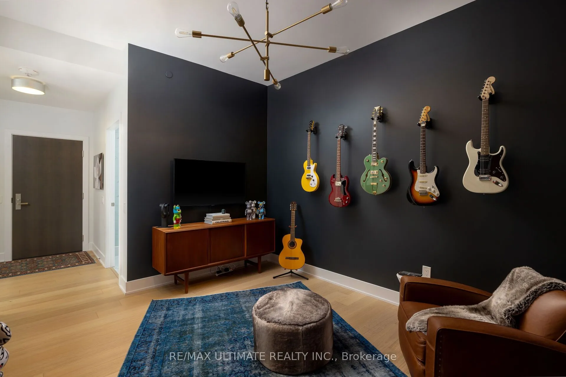 6 Jackes Avenue #206