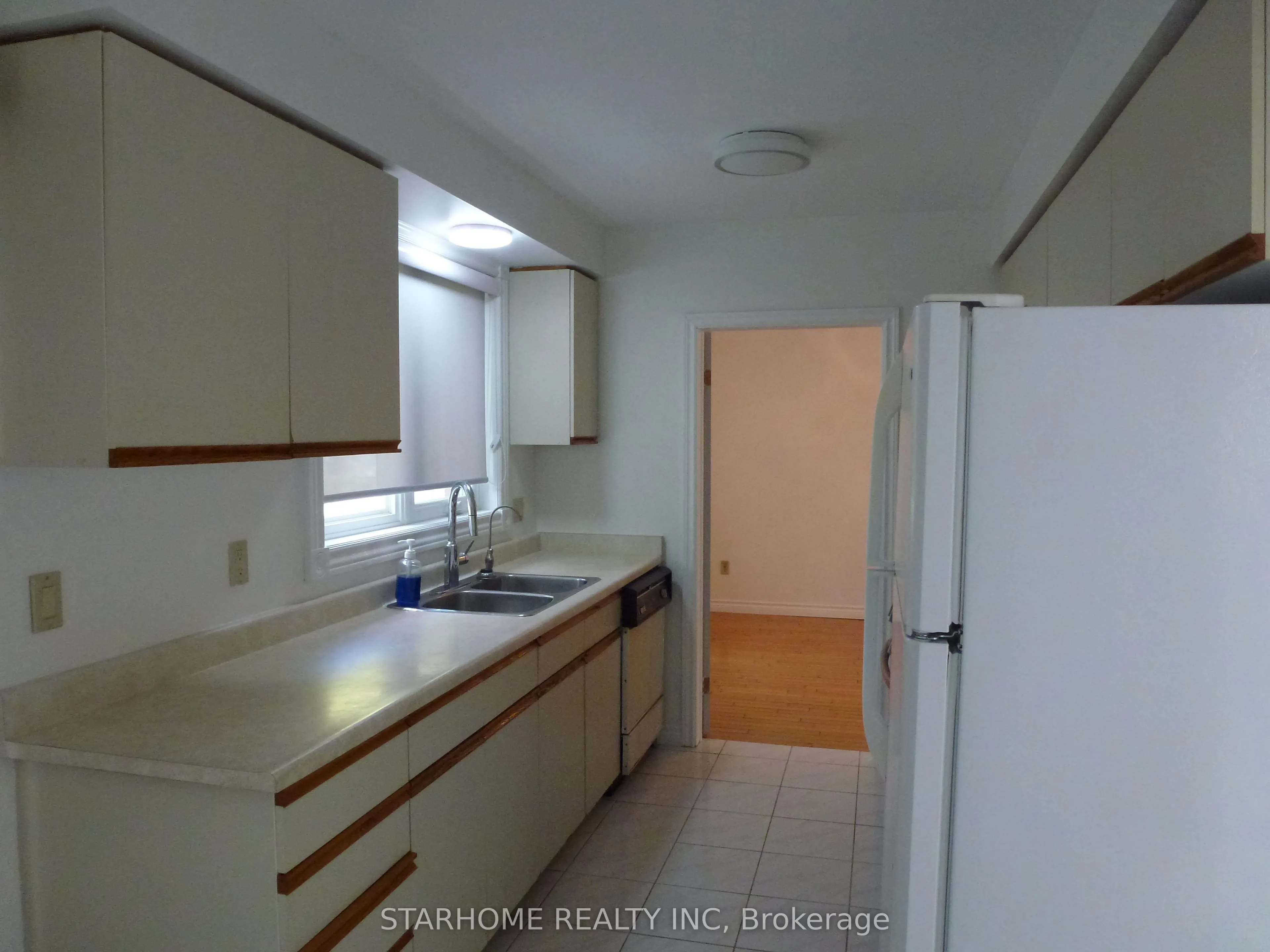 8 Shaughnessy Boulevard