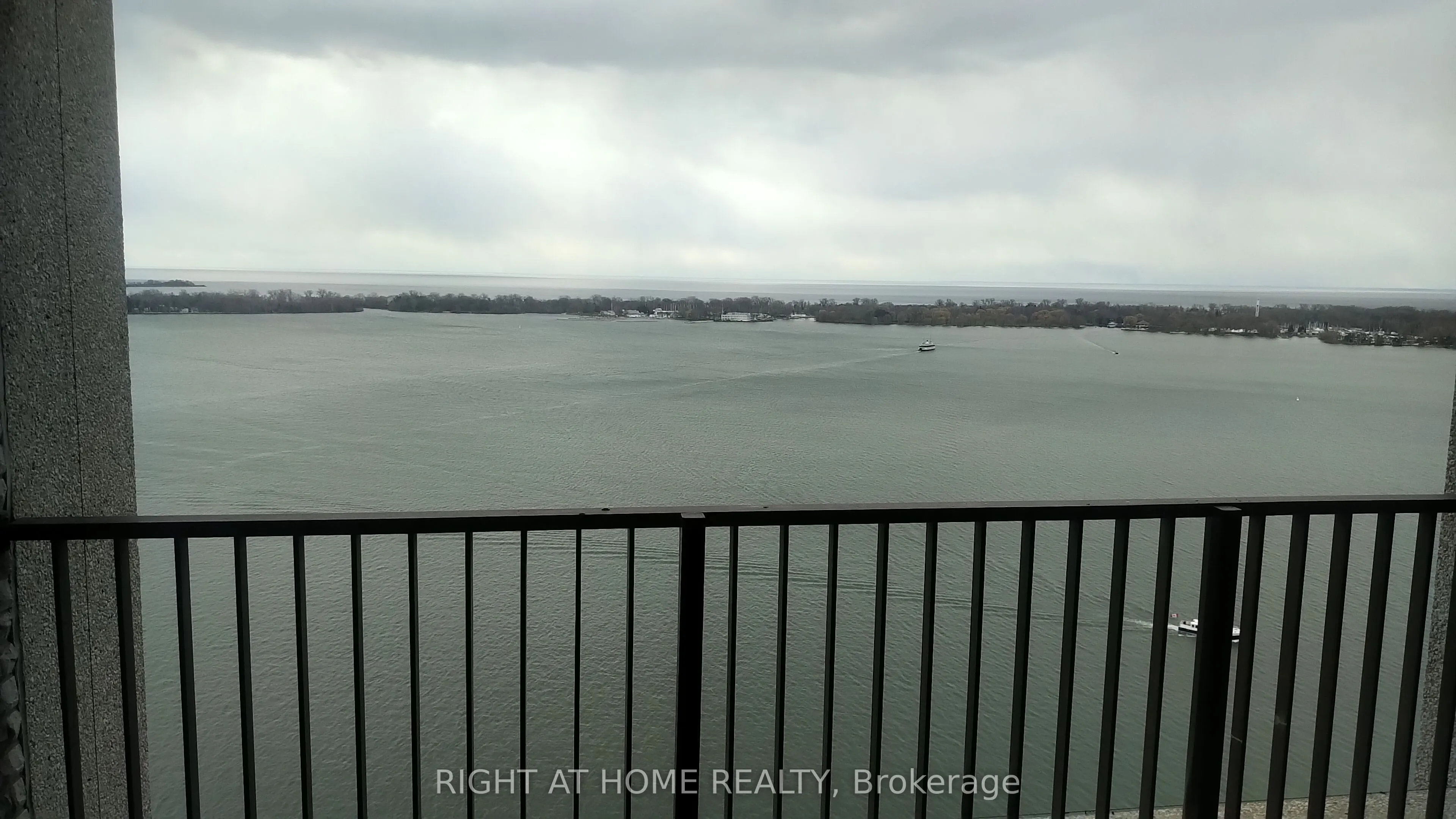 33 Harbour Square #2803