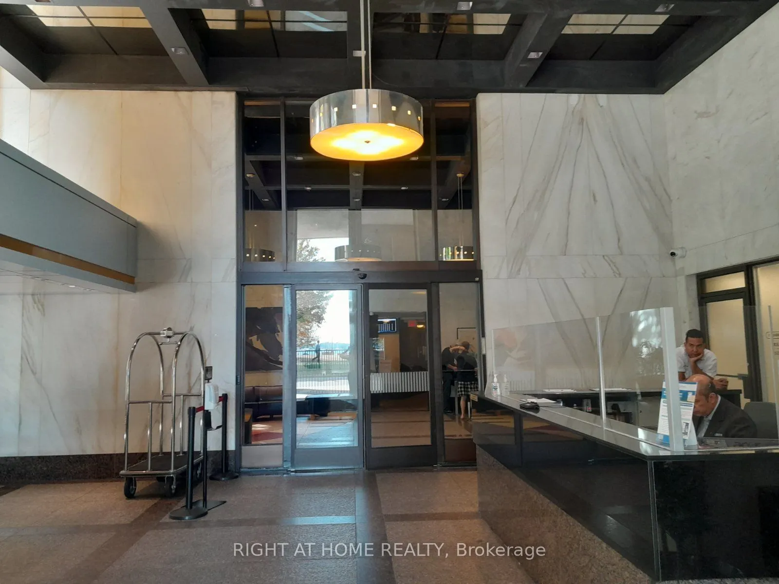 33 Harbour Square #2803