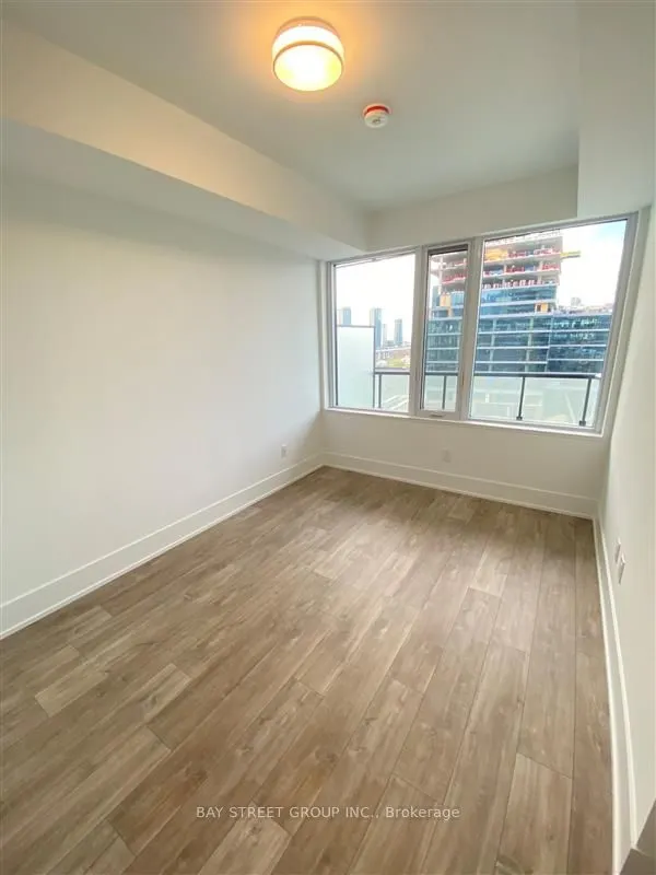 480 Front Street W #801