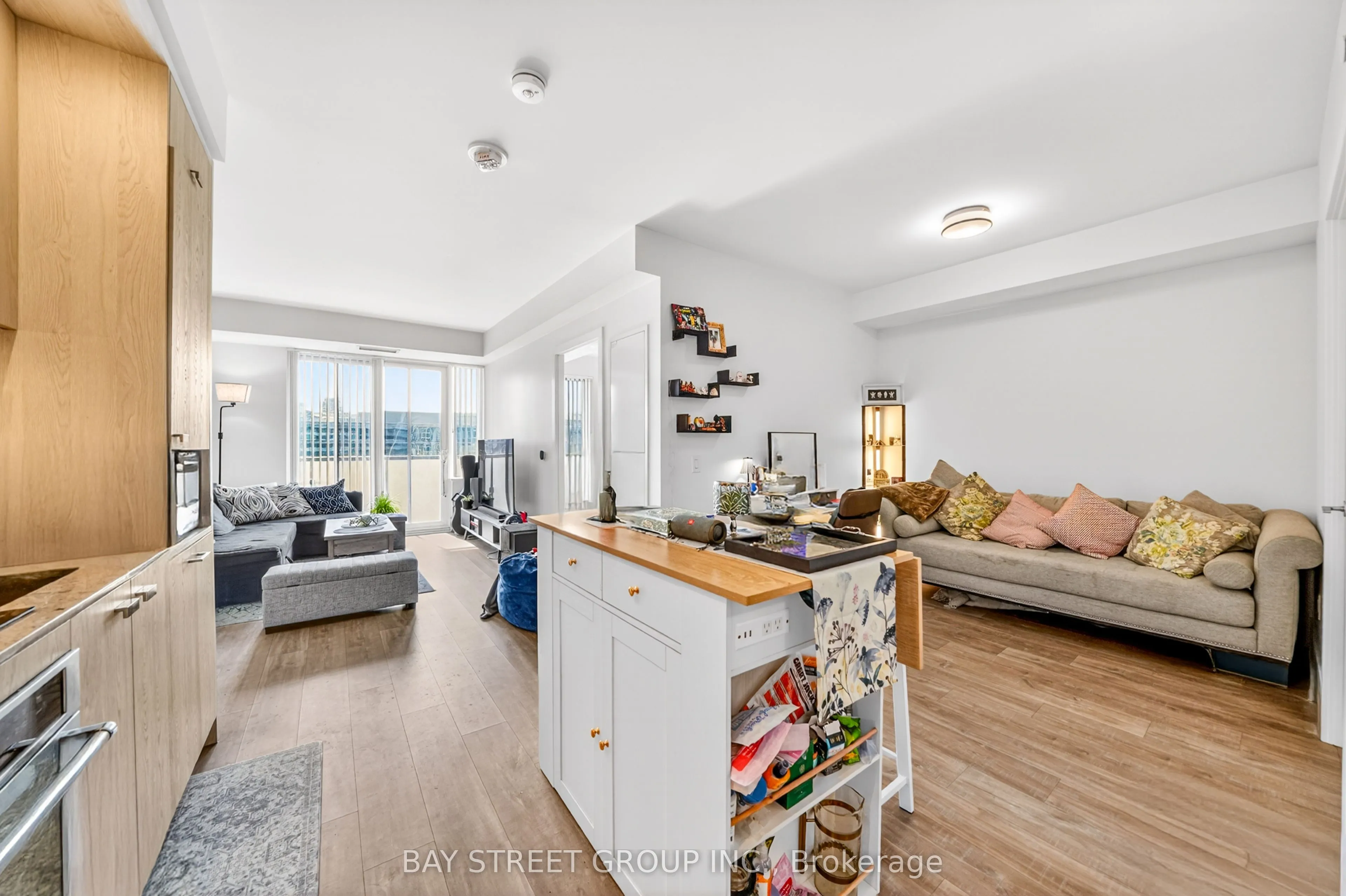 480 Front Street W #801