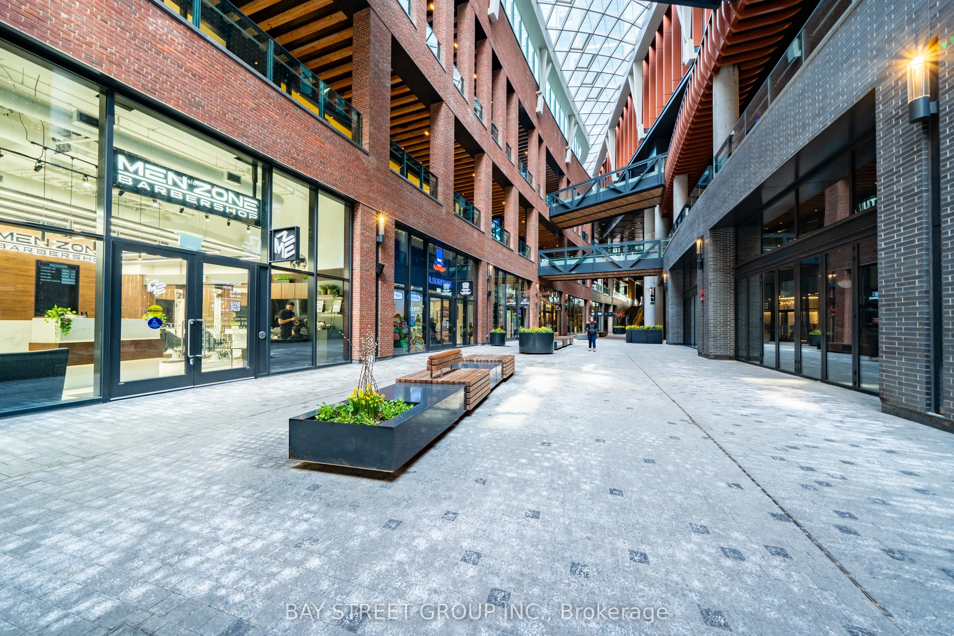 480 Front Street W #801