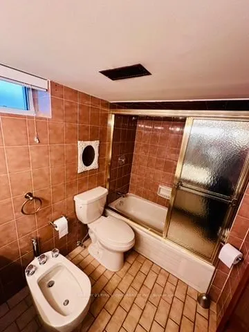 382 Roxton Road