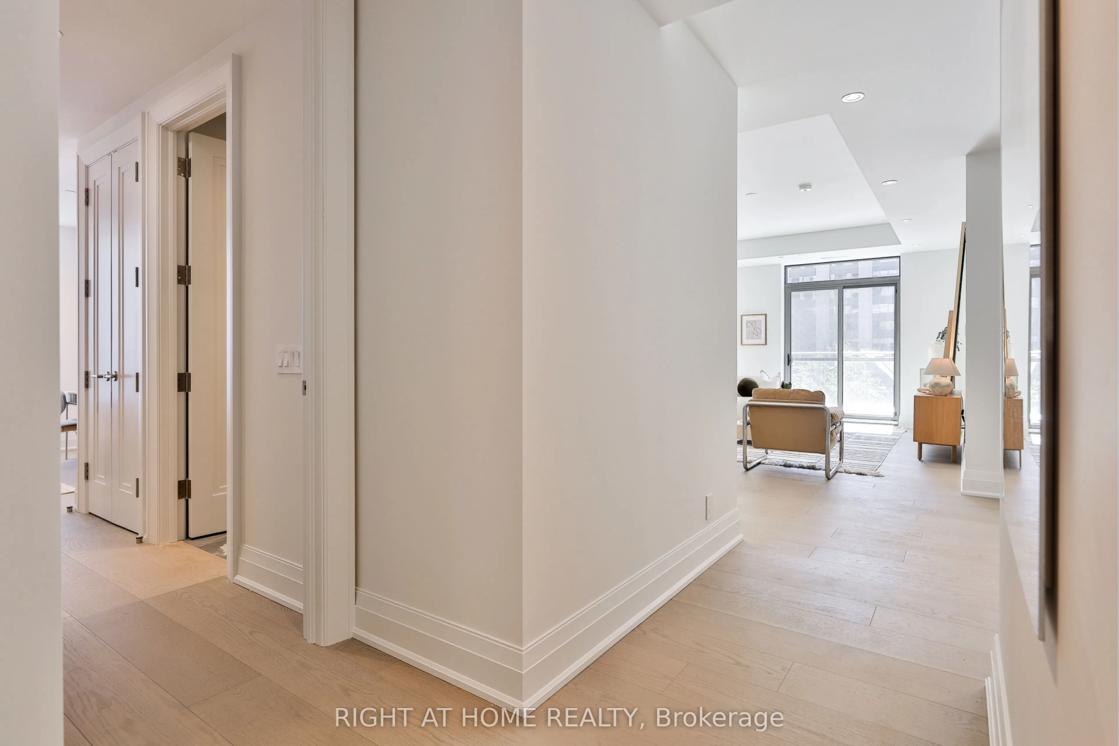 10 Prince Arthur Avenue #404