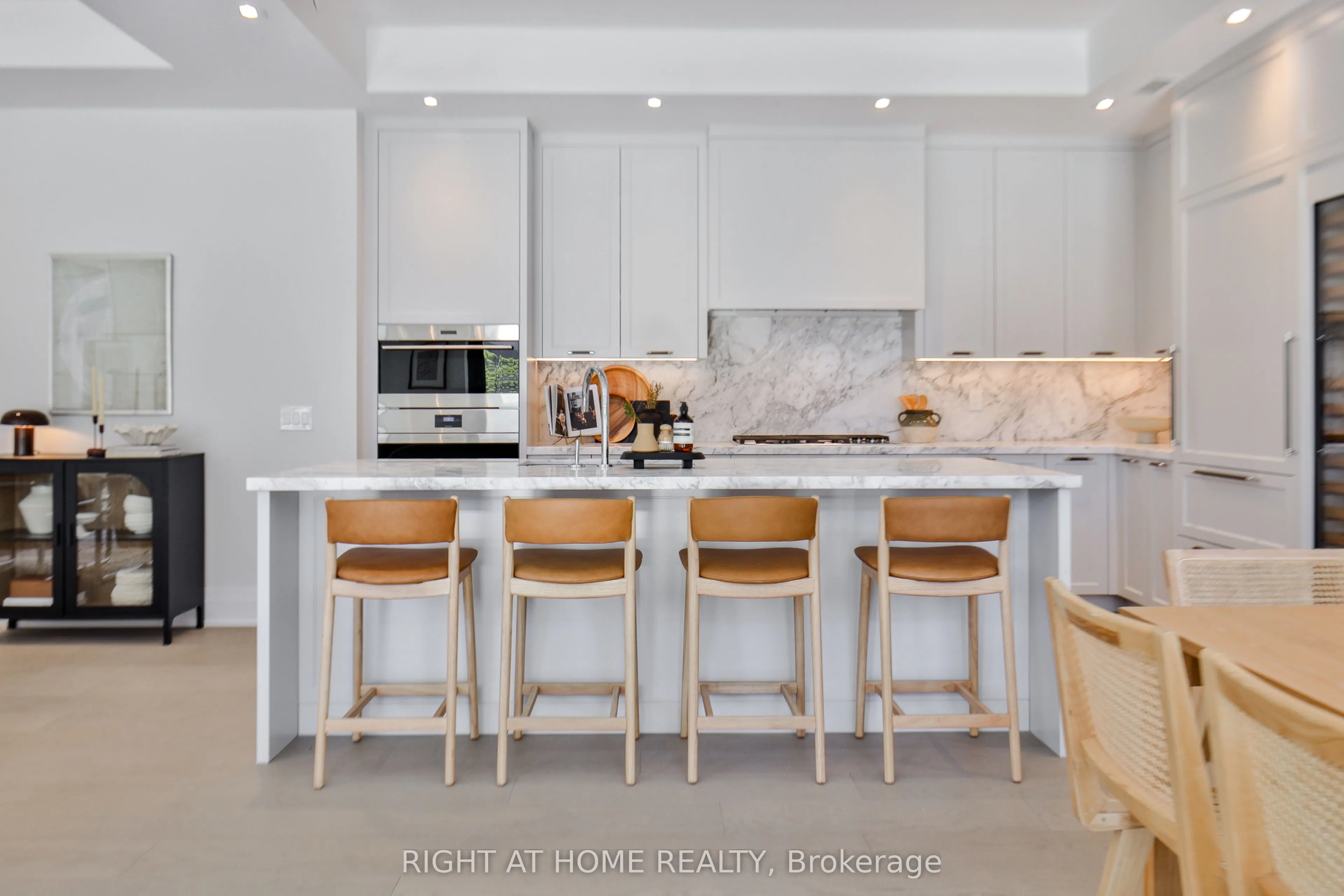 10 Prince Arthur Avenue #404