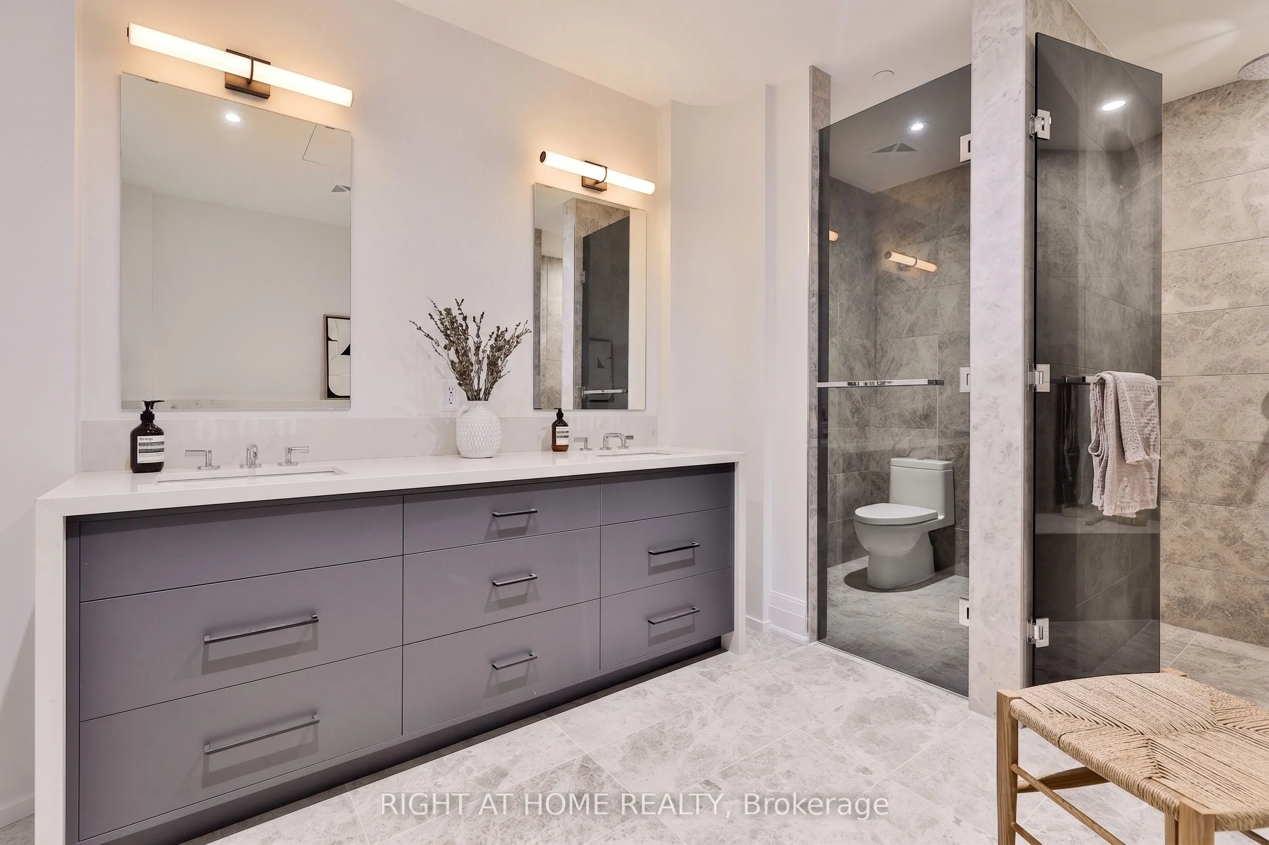 10 Prince Arthur Avenue #404