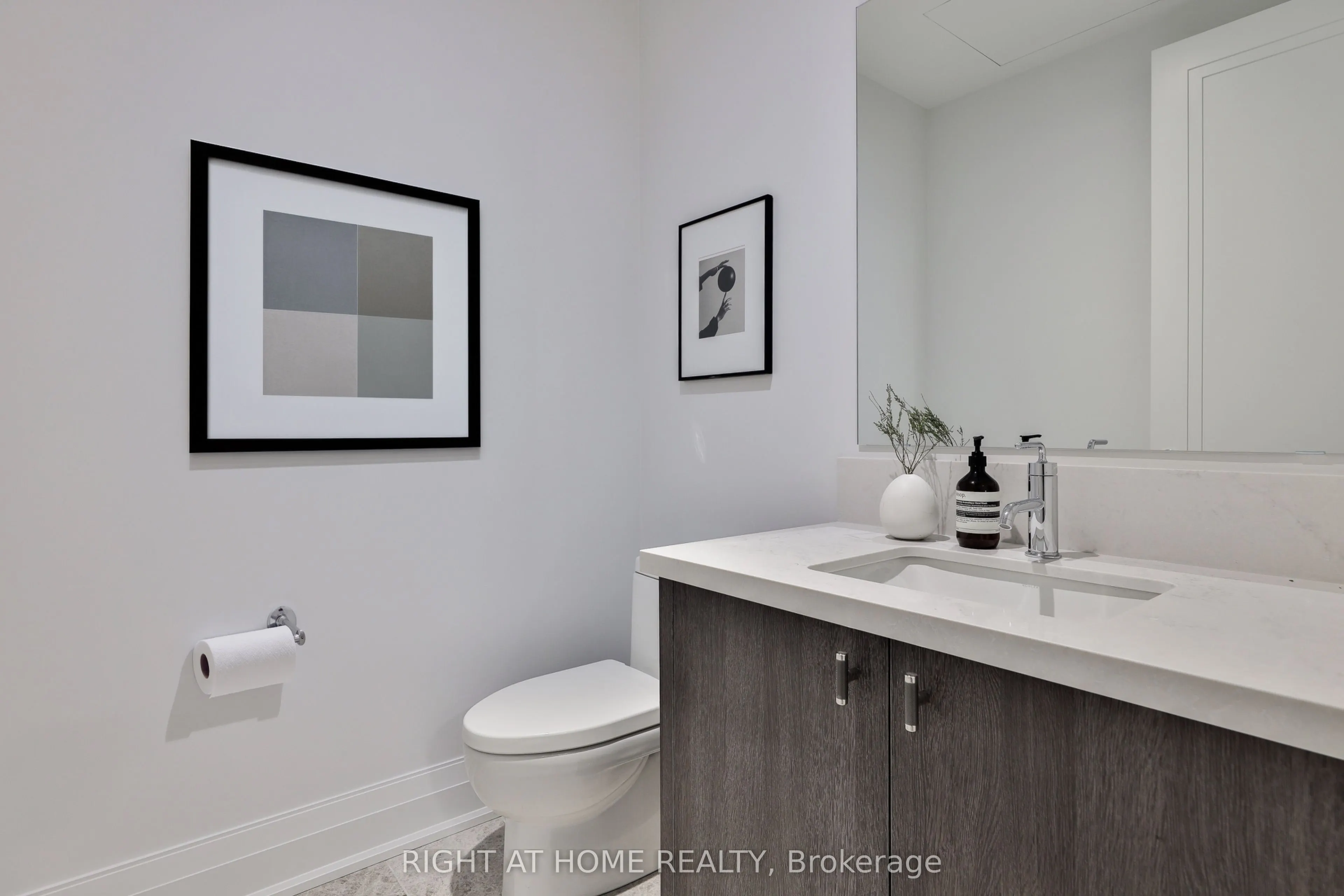 10 Prince Arthur Avenue #404