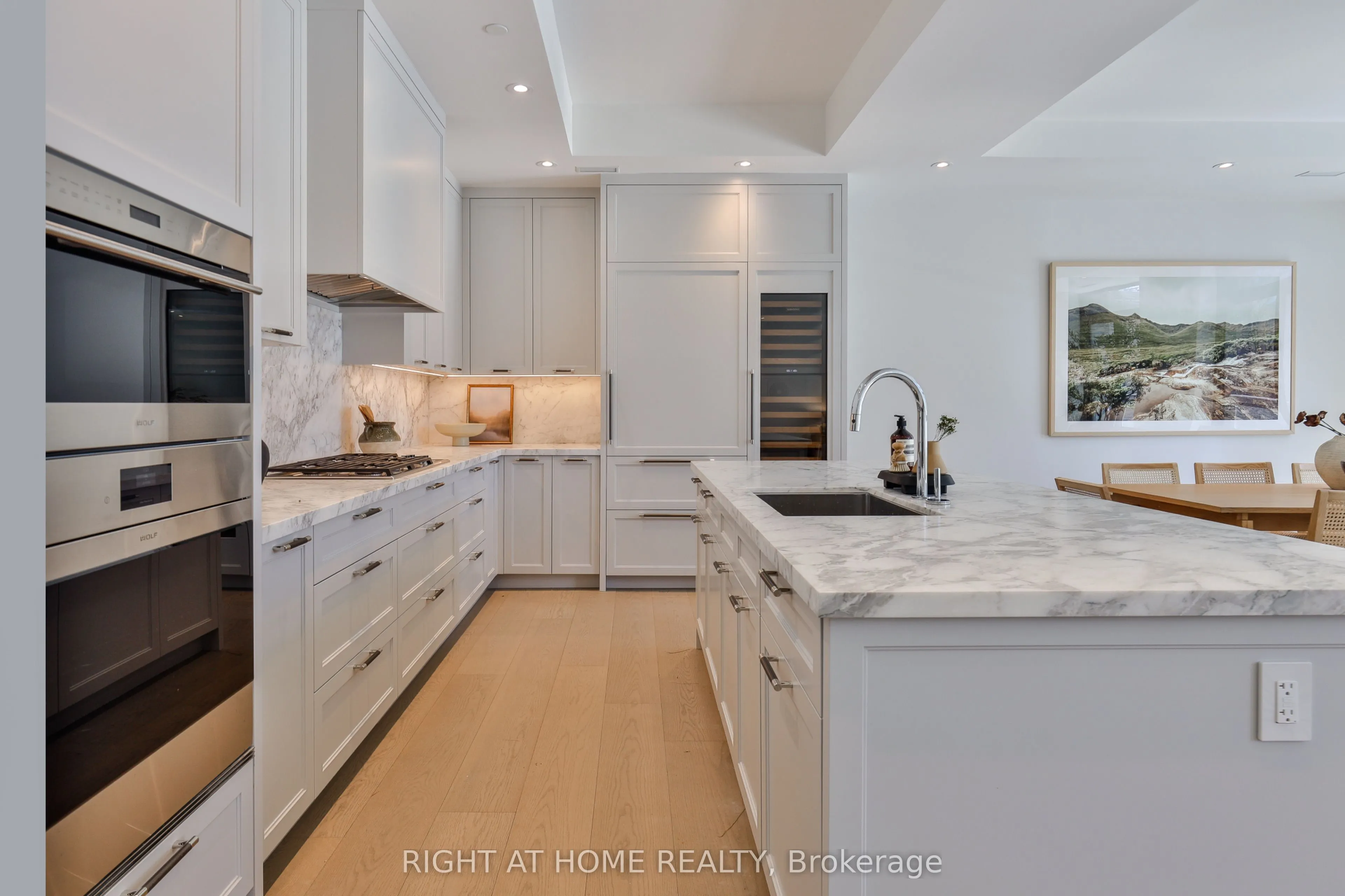 10 Prince Arthur Avenue #404