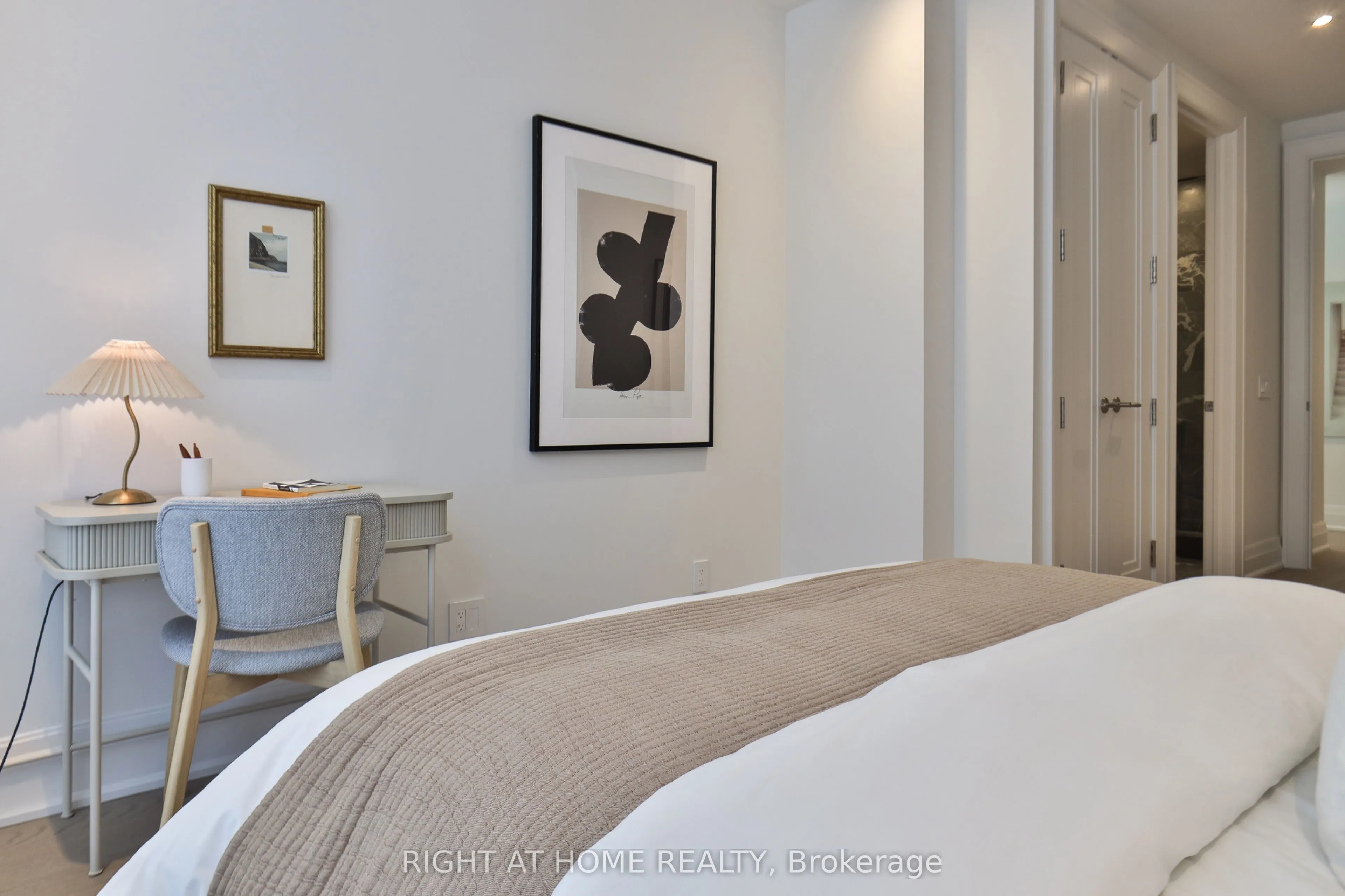 10 Prince Arthur Avenue #404