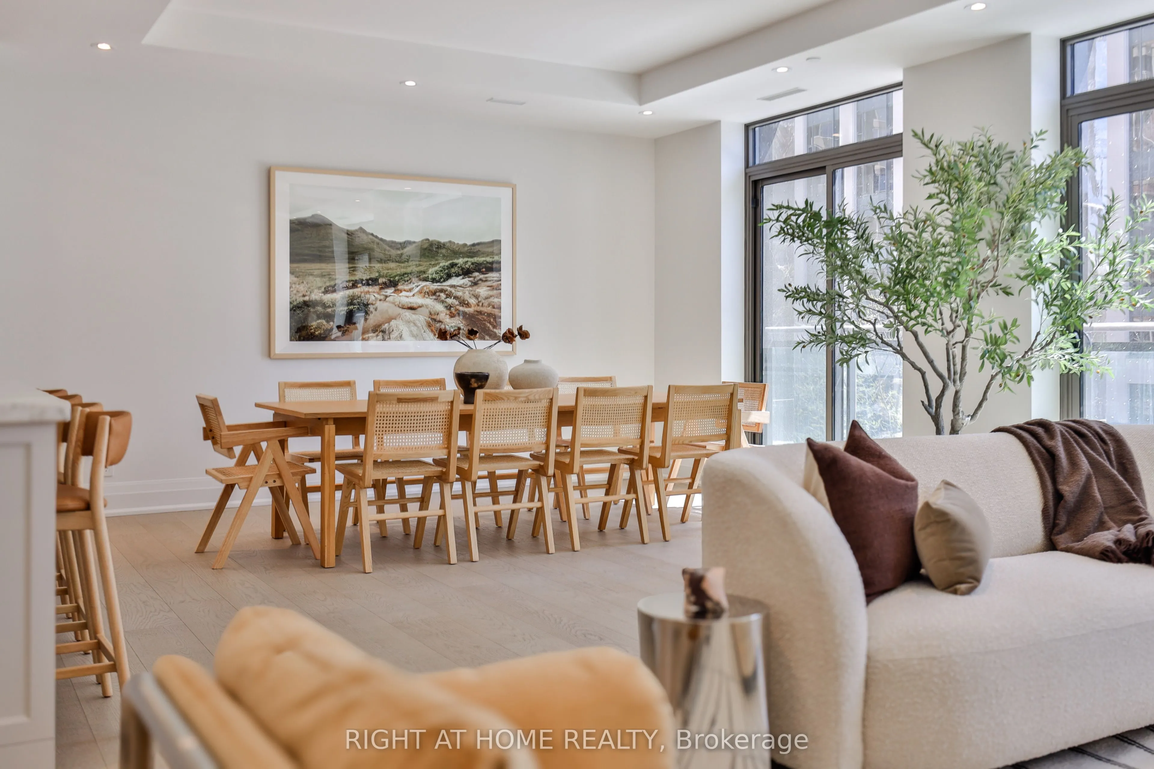10 Prince Arthur Avenue #404