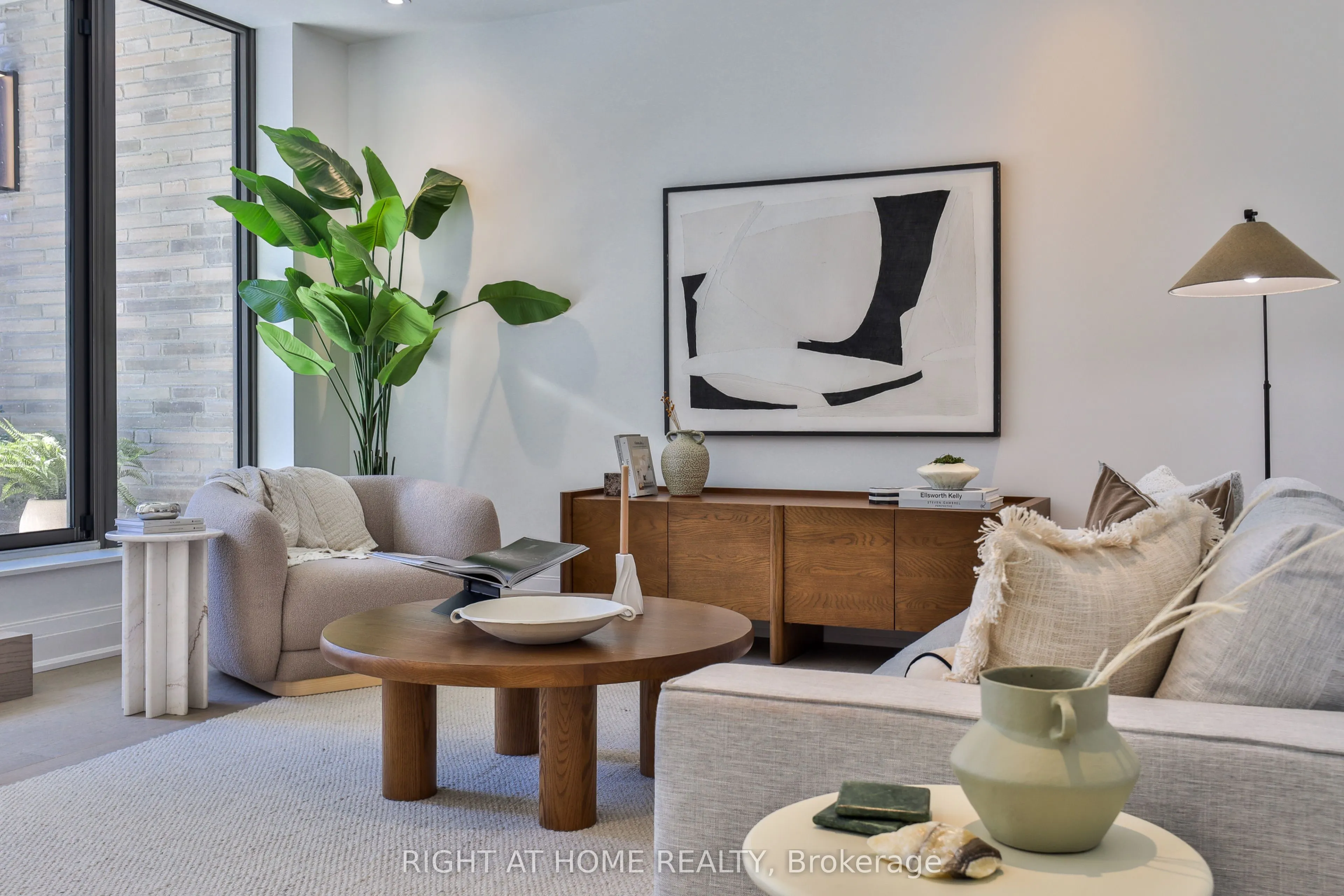 10 Prince Arthur Avenue #404
