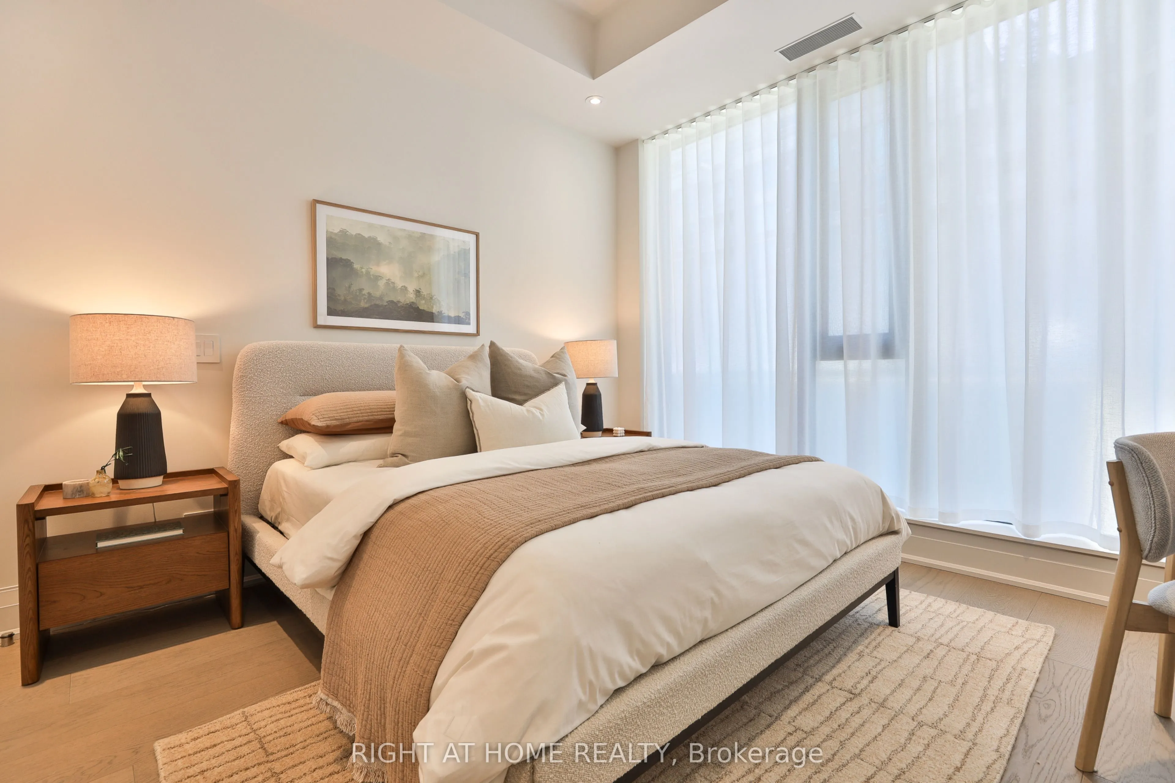 10 Prince Arthur Avenue #404