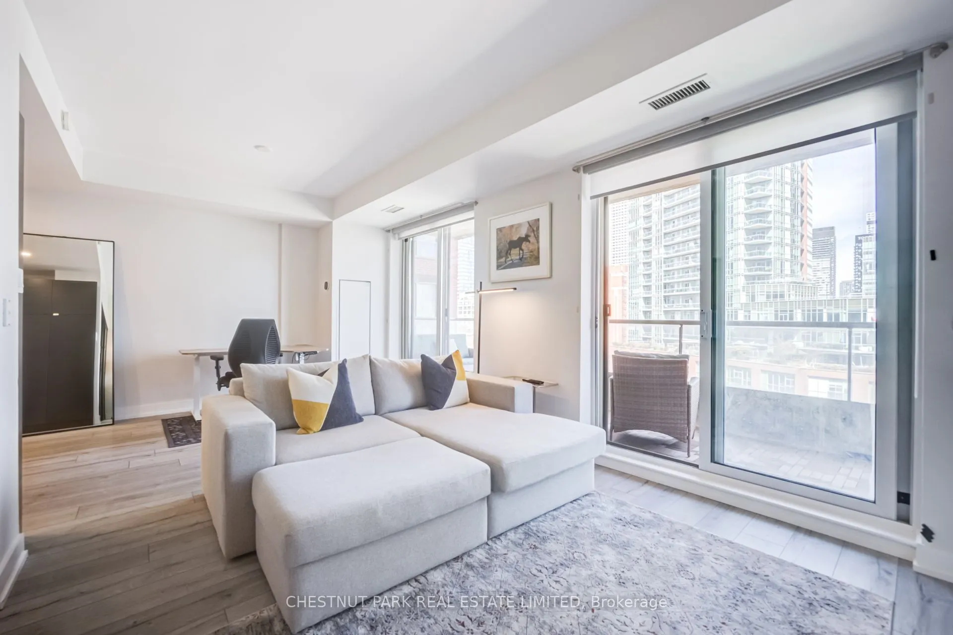 168 King Street E #914