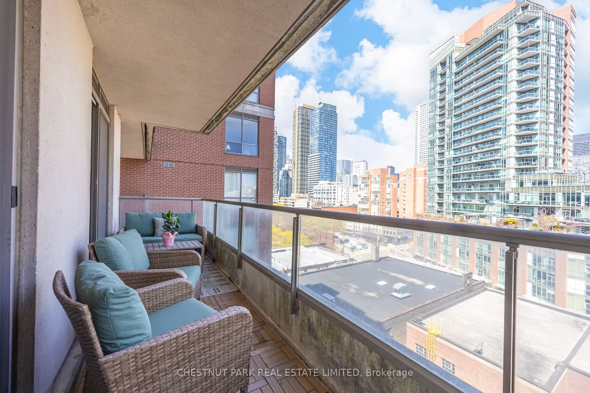 168 King Street E #914