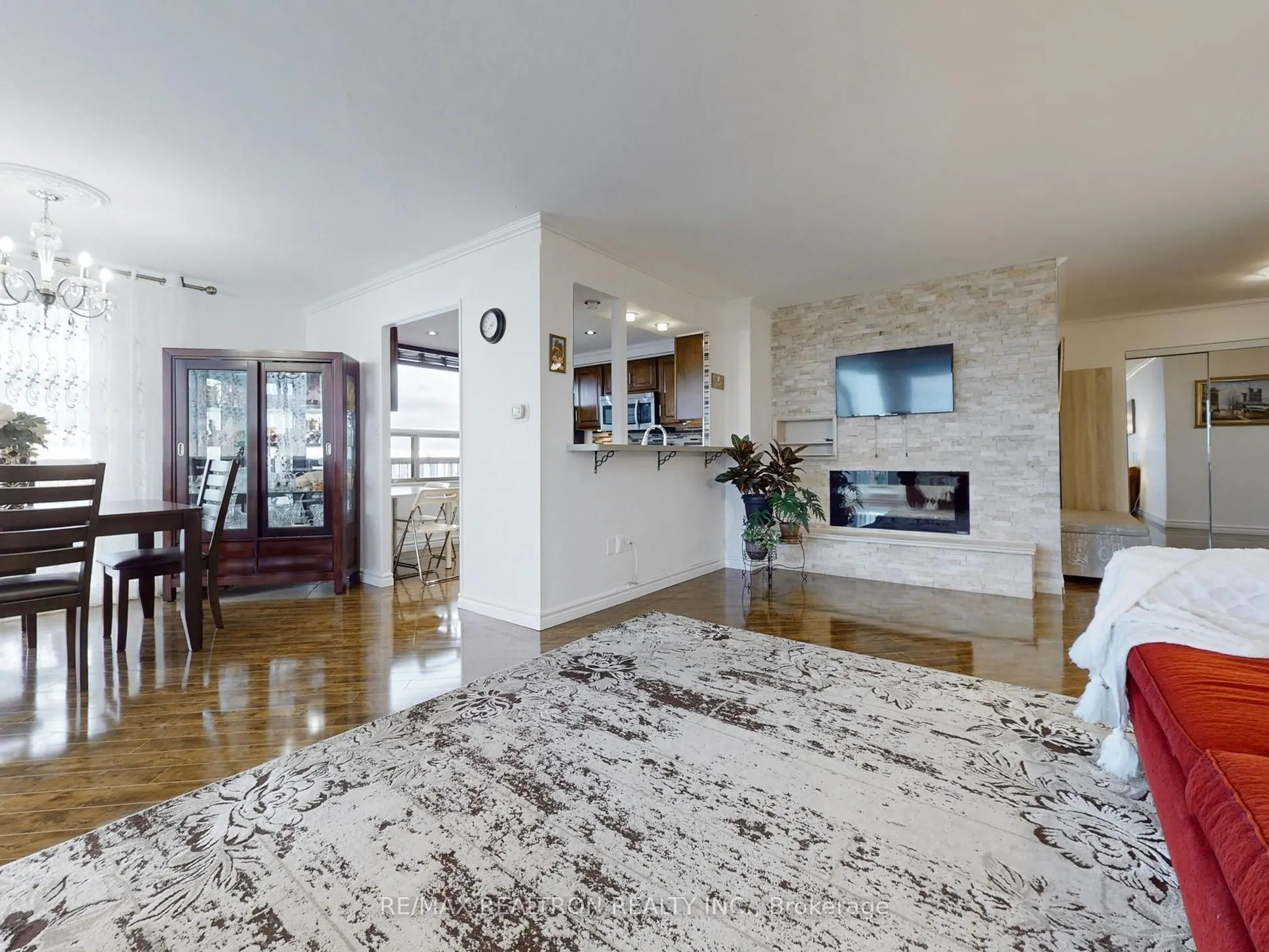 135 Antibes Drive #1706