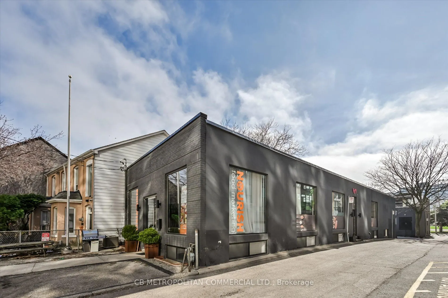 201 Niagara Street