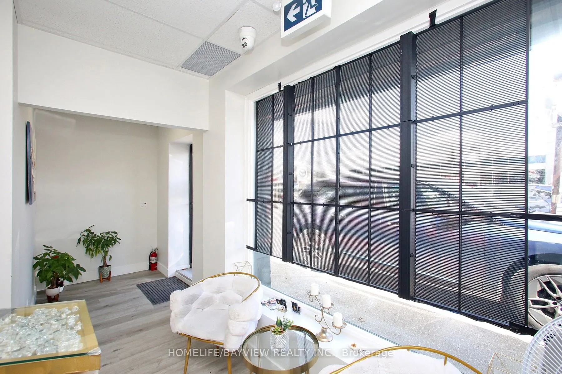 6166 Yonge Street