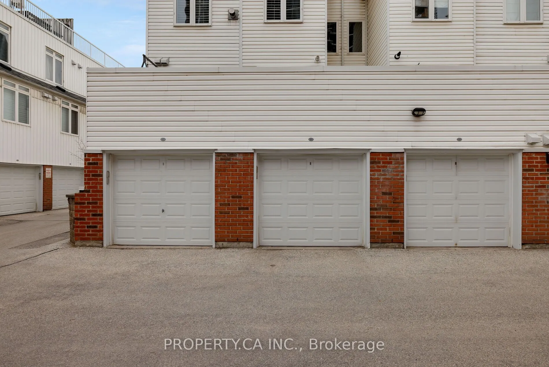 12 Sudbury Street #819