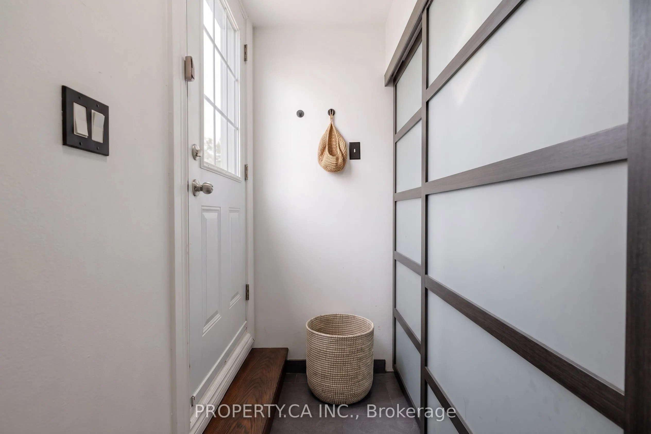 12 Sudbury Street #819