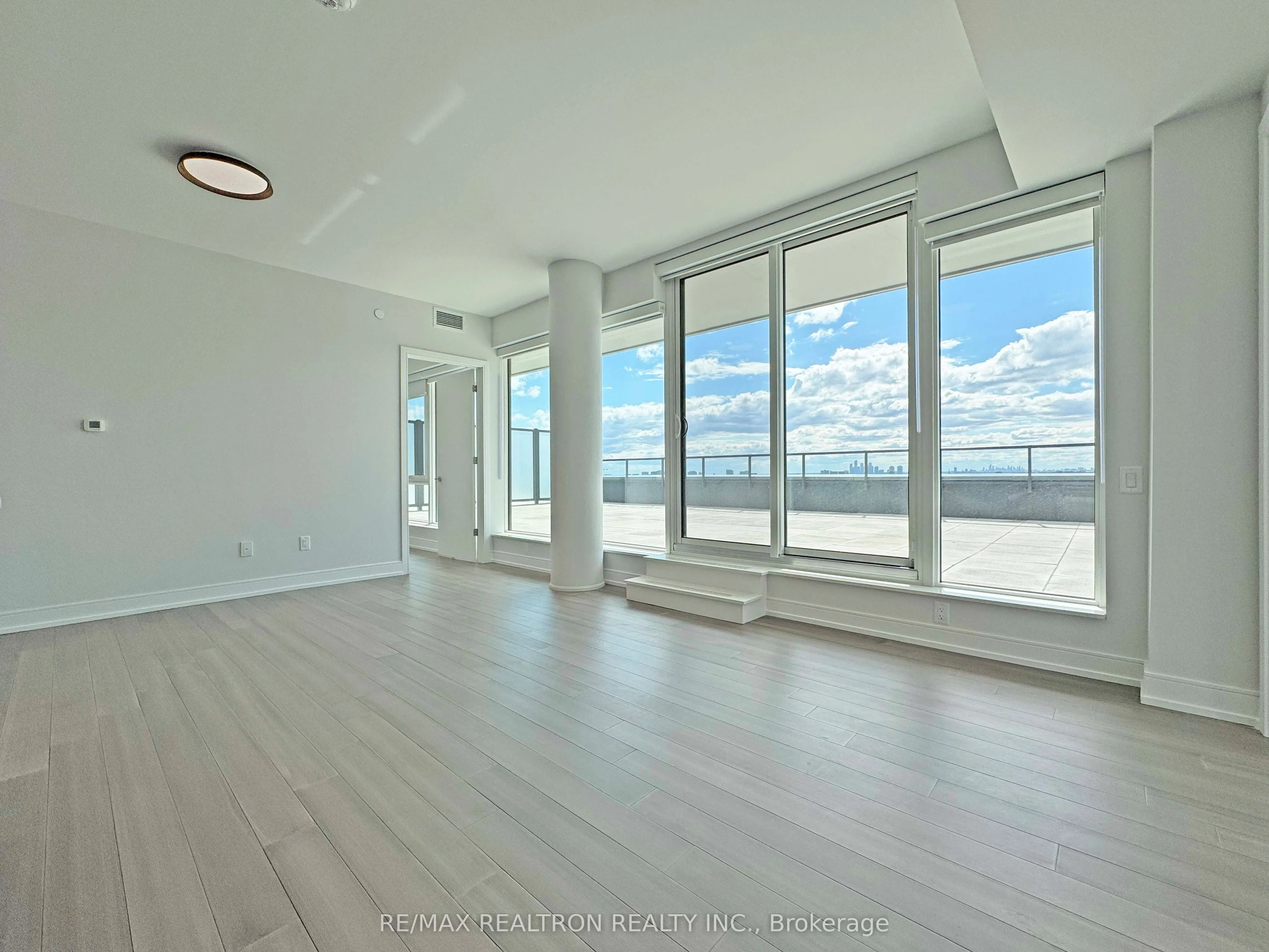 664 Spadina Avenue #1001