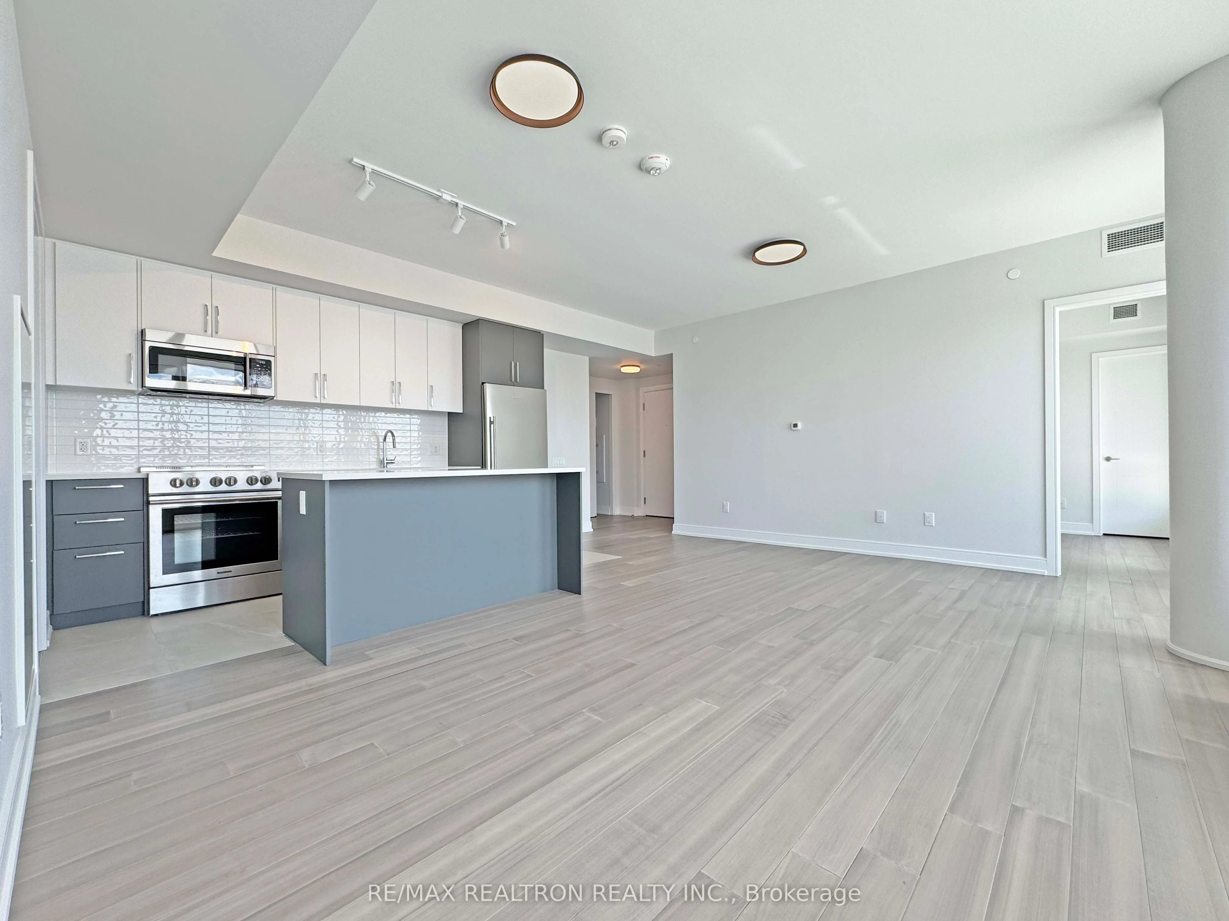 664 Spadina Avenue #1001