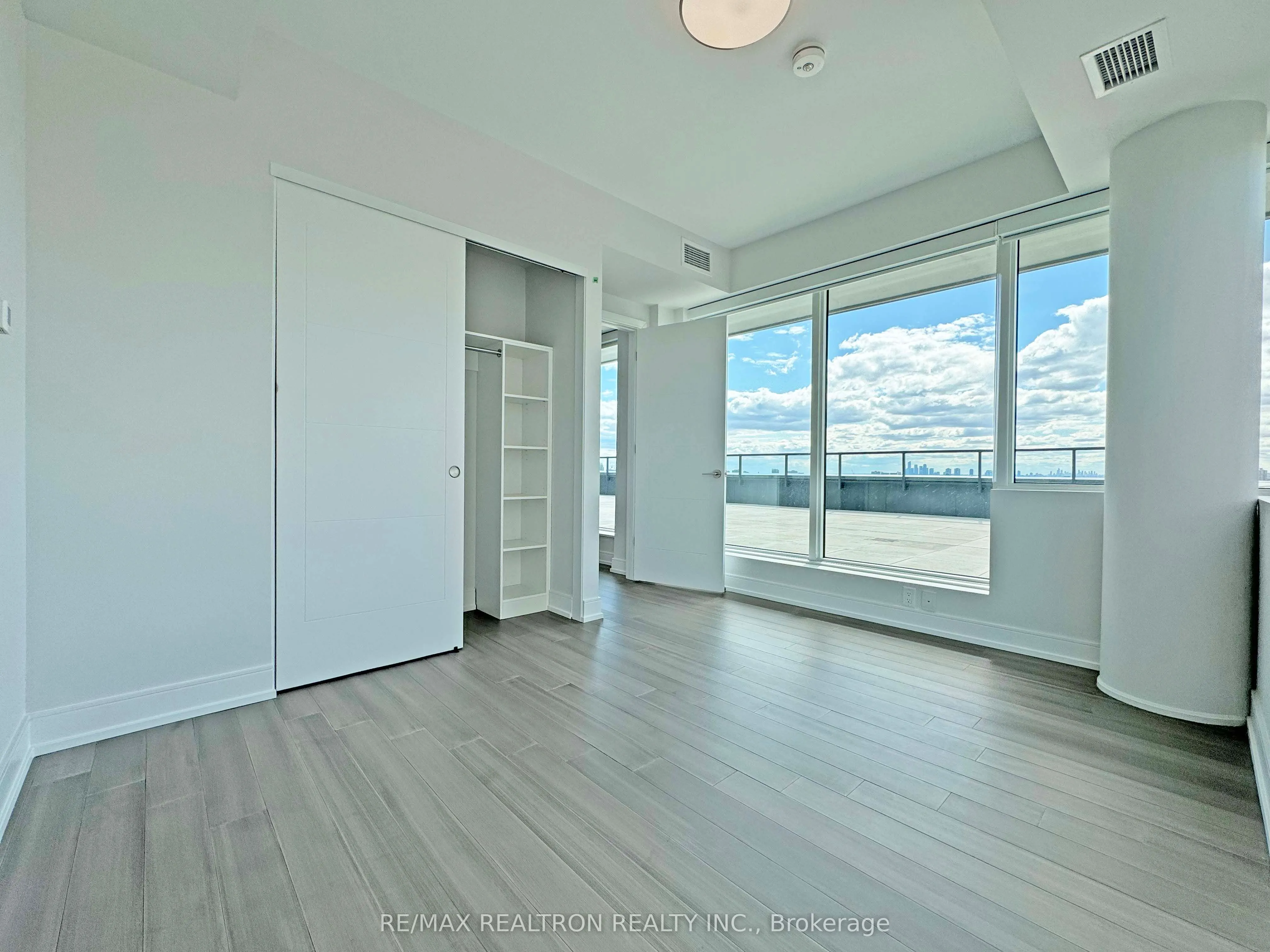 664 Spadina Avenue #1001
