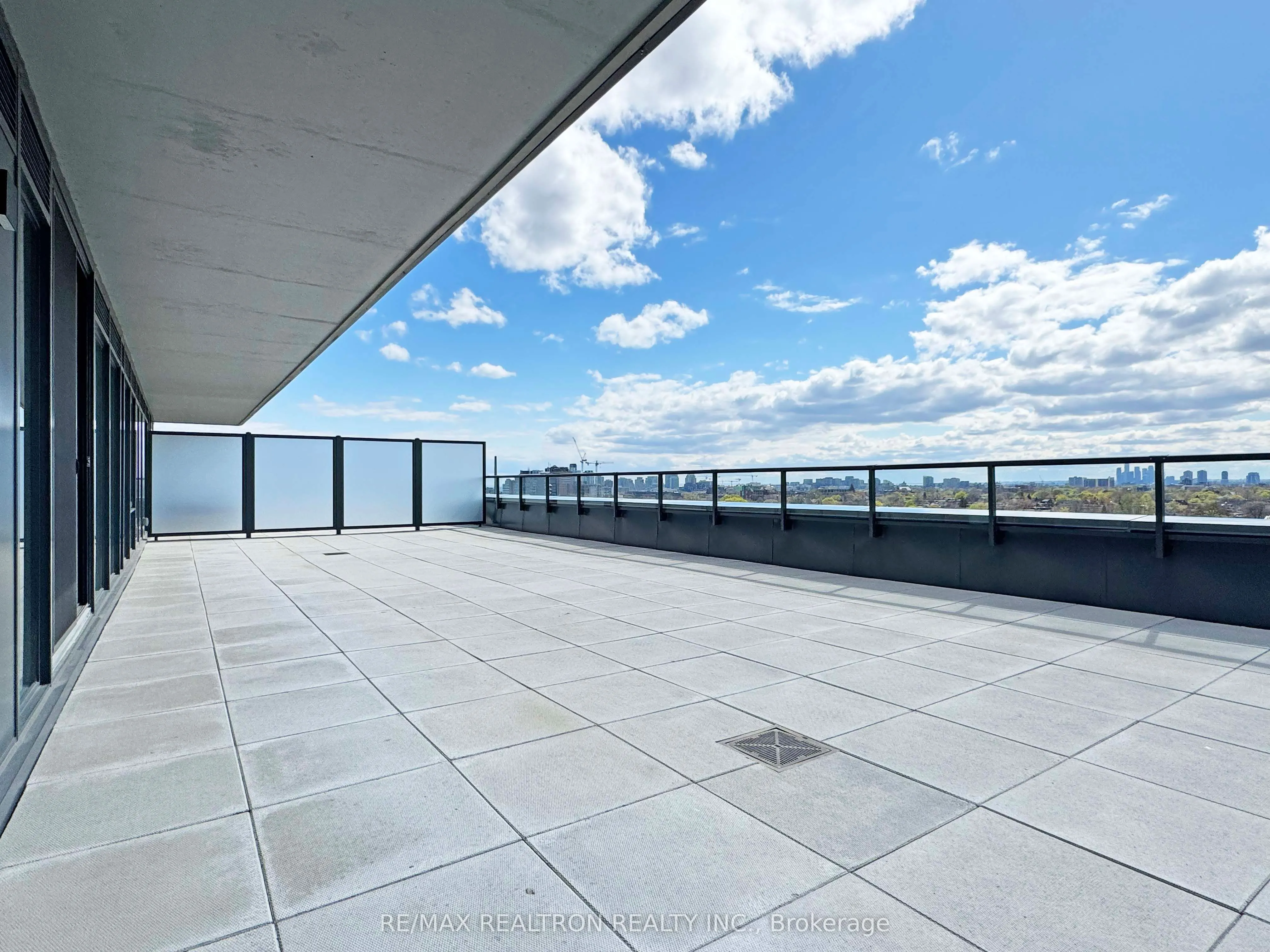 664 Spadina Avenue #1001