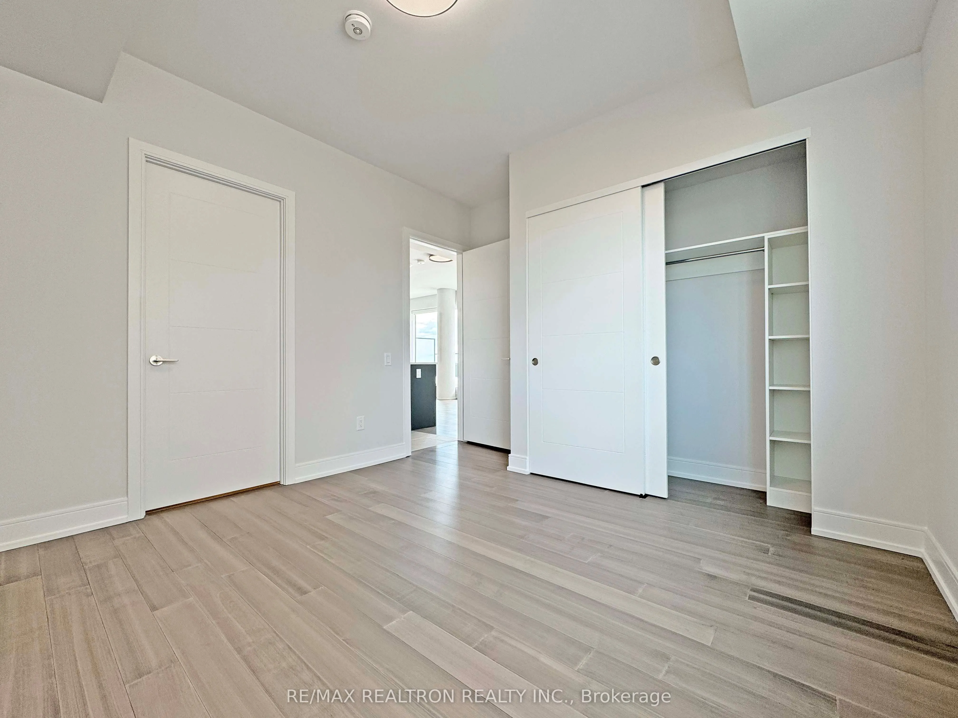 664 Spadina Avenue #1001