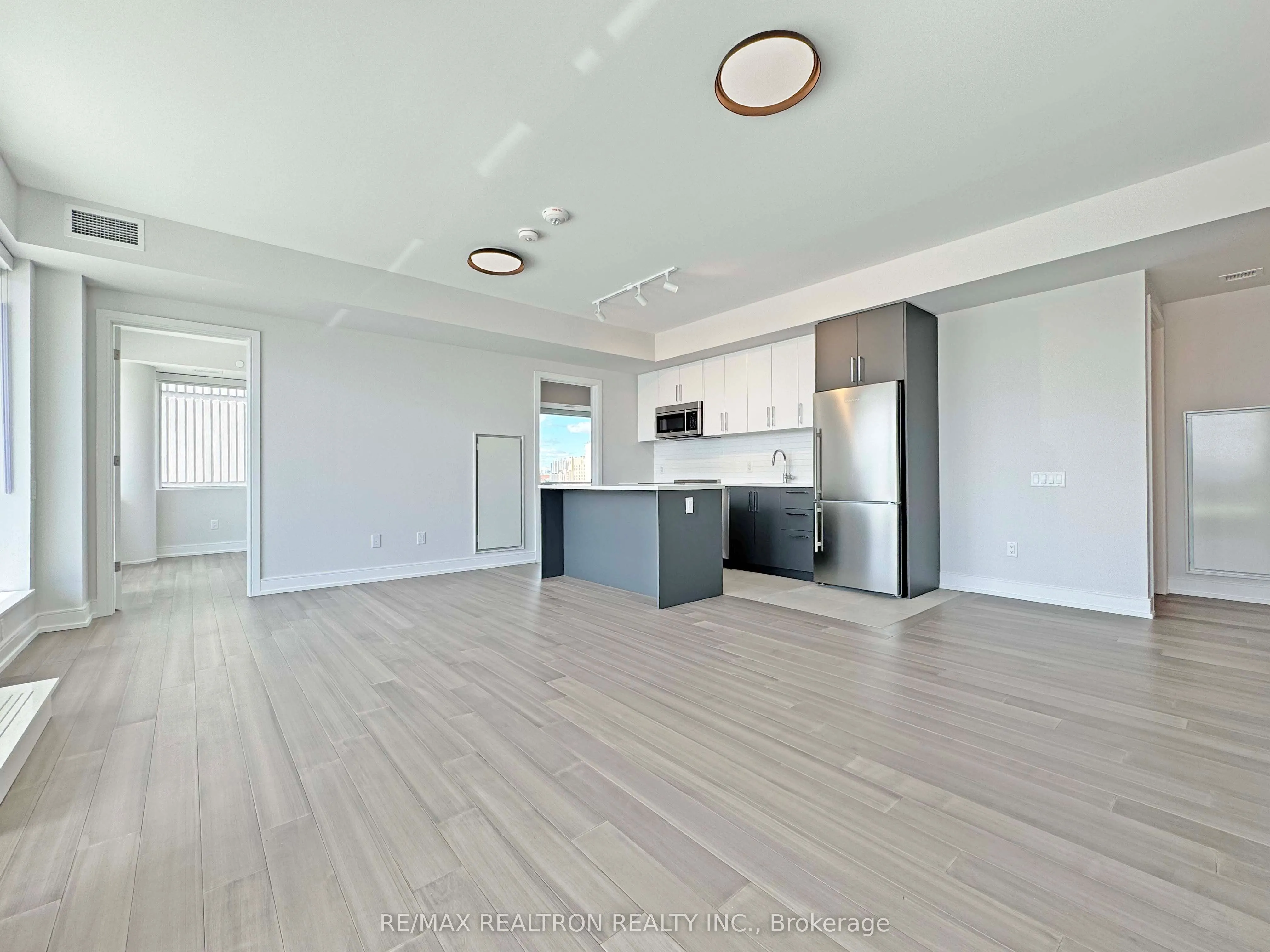 664 Spadina Avenue #1001