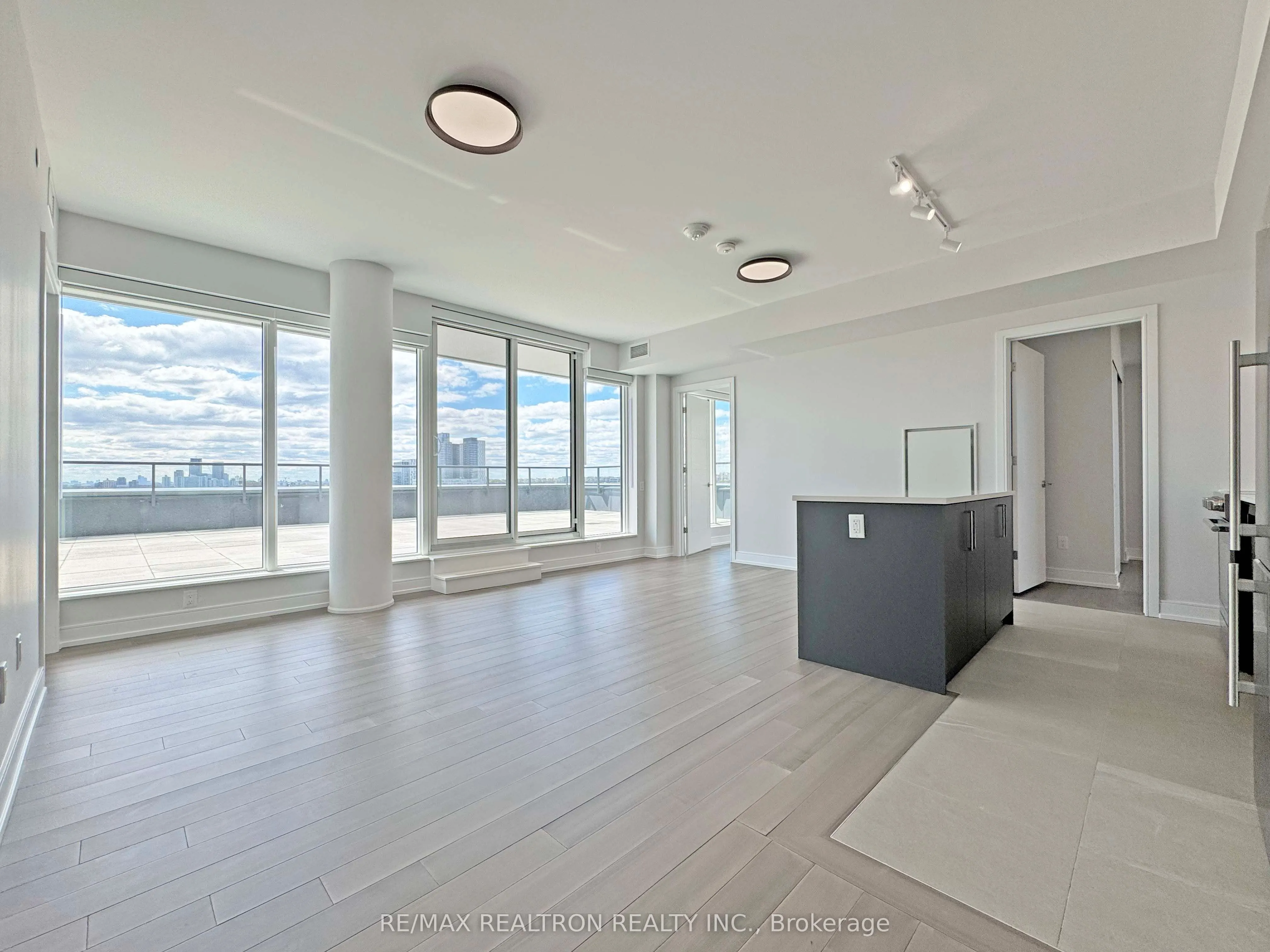 664 Spadina Avenue #1001