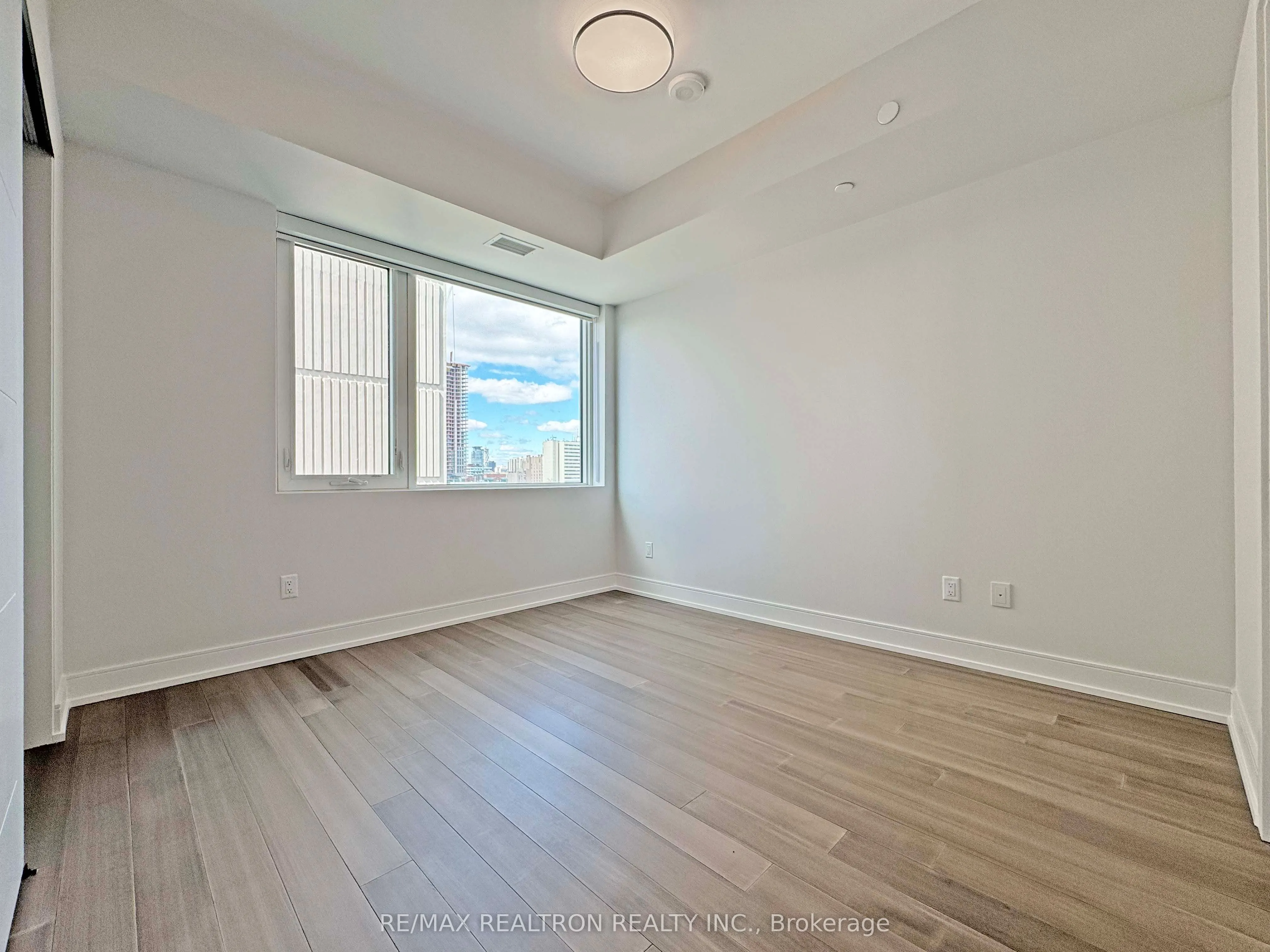 664 Spadina Avenue #1001