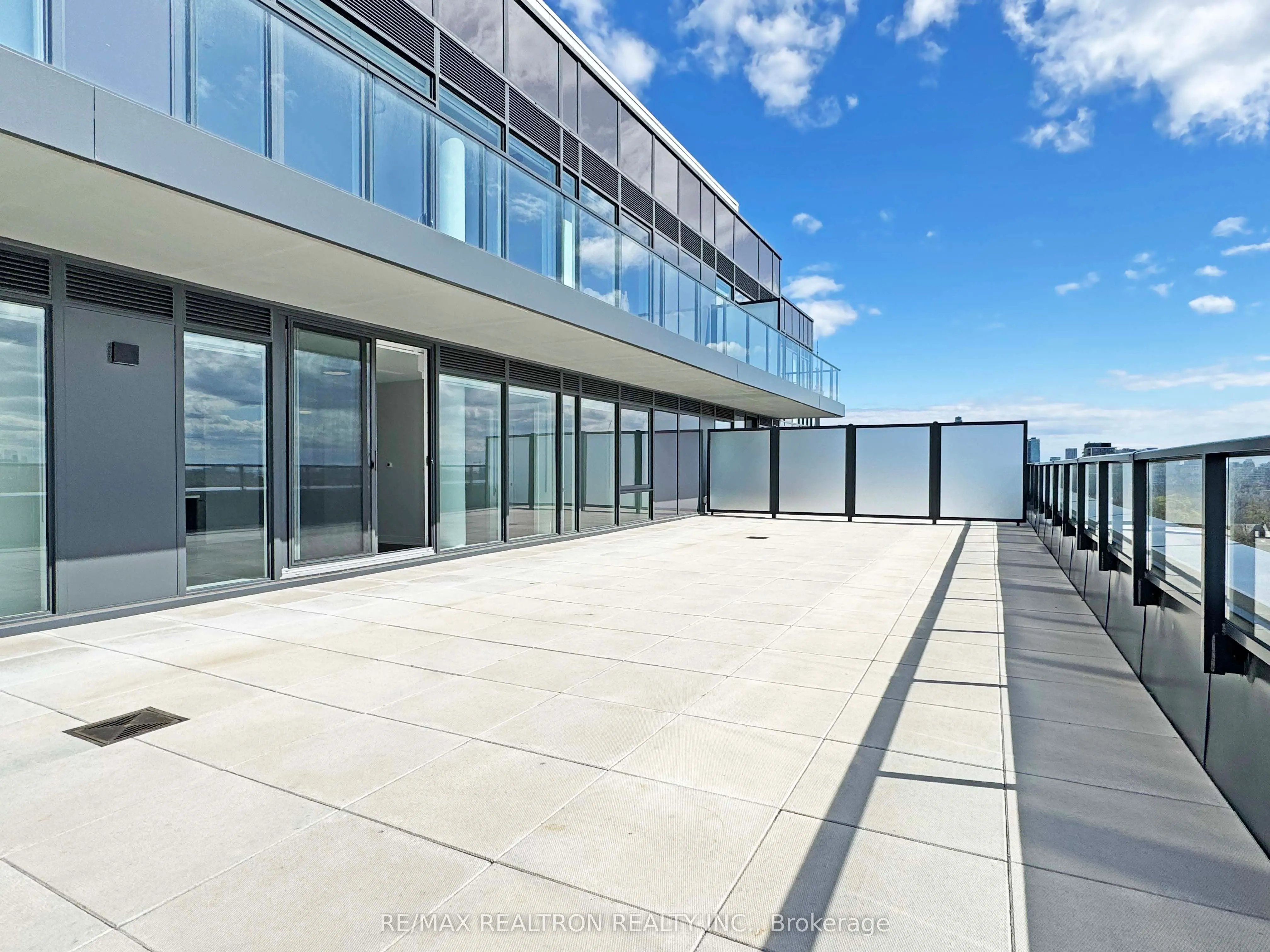 664 Spadina Avenue #1001